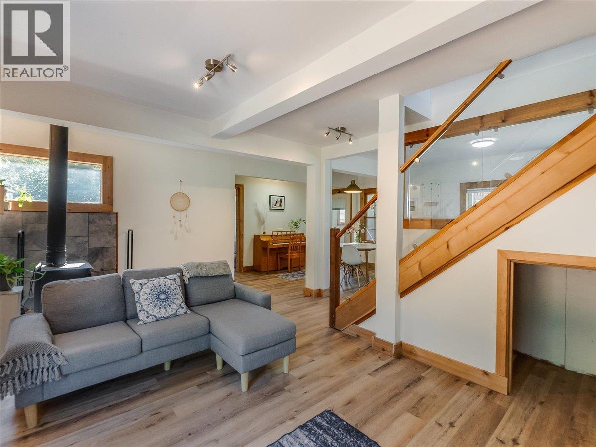 6582 Nixon Road Property Photo 5