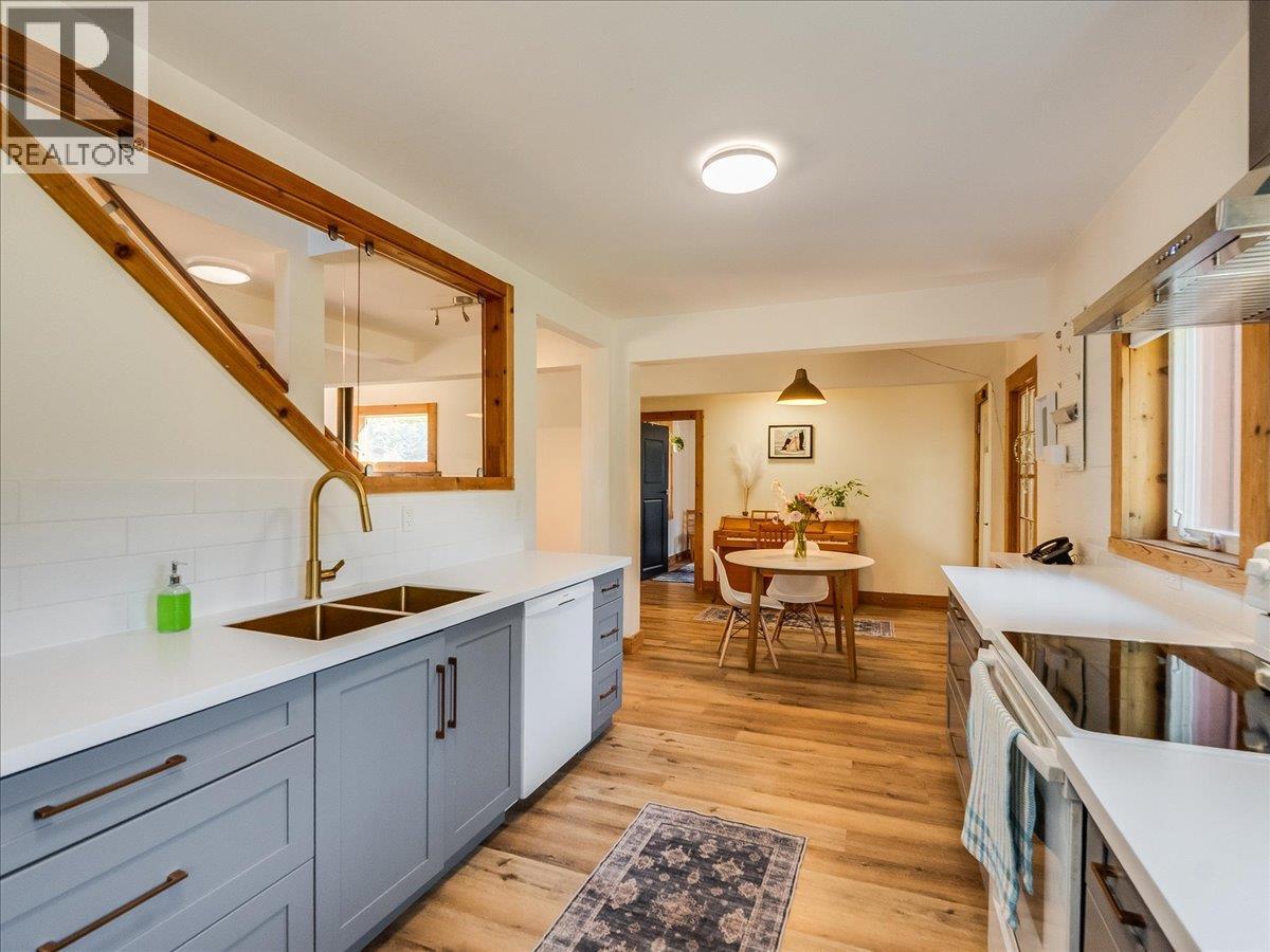 6582 Nixon Road Property Photo 8