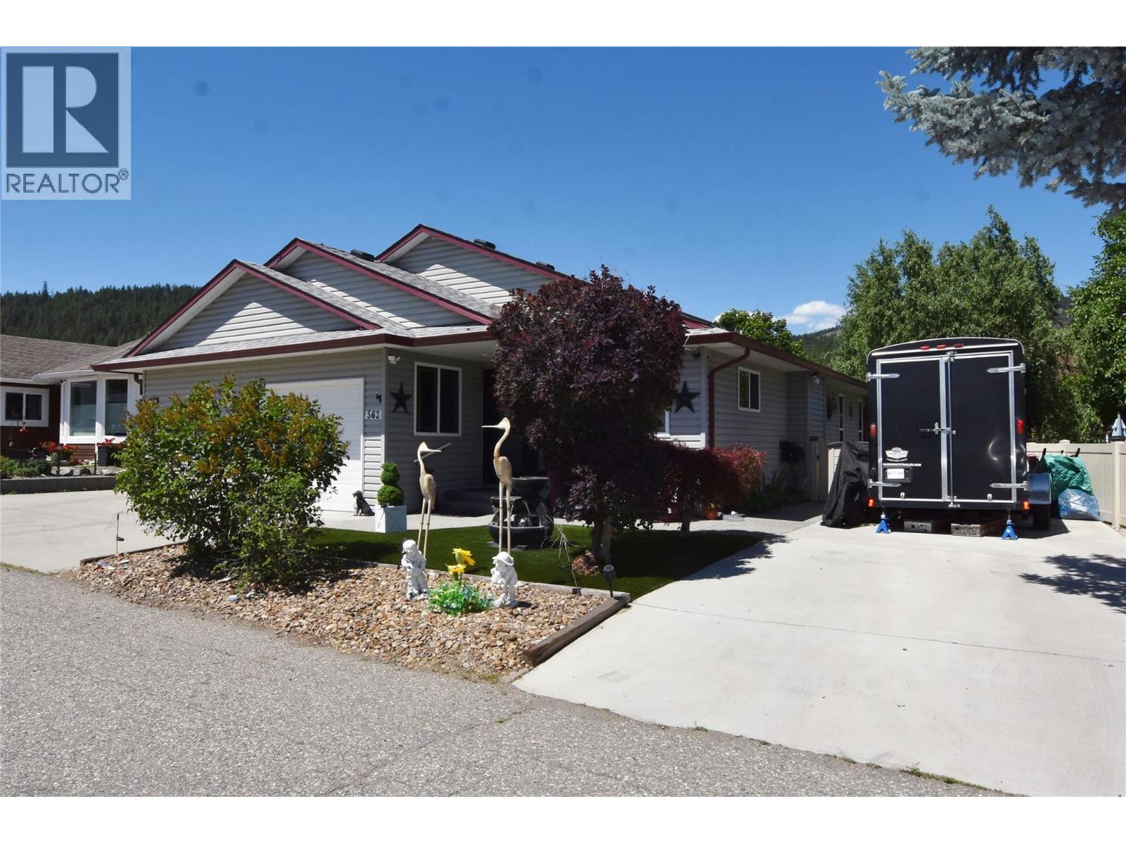 562 Meadowlark Avenue Property Photo 1
