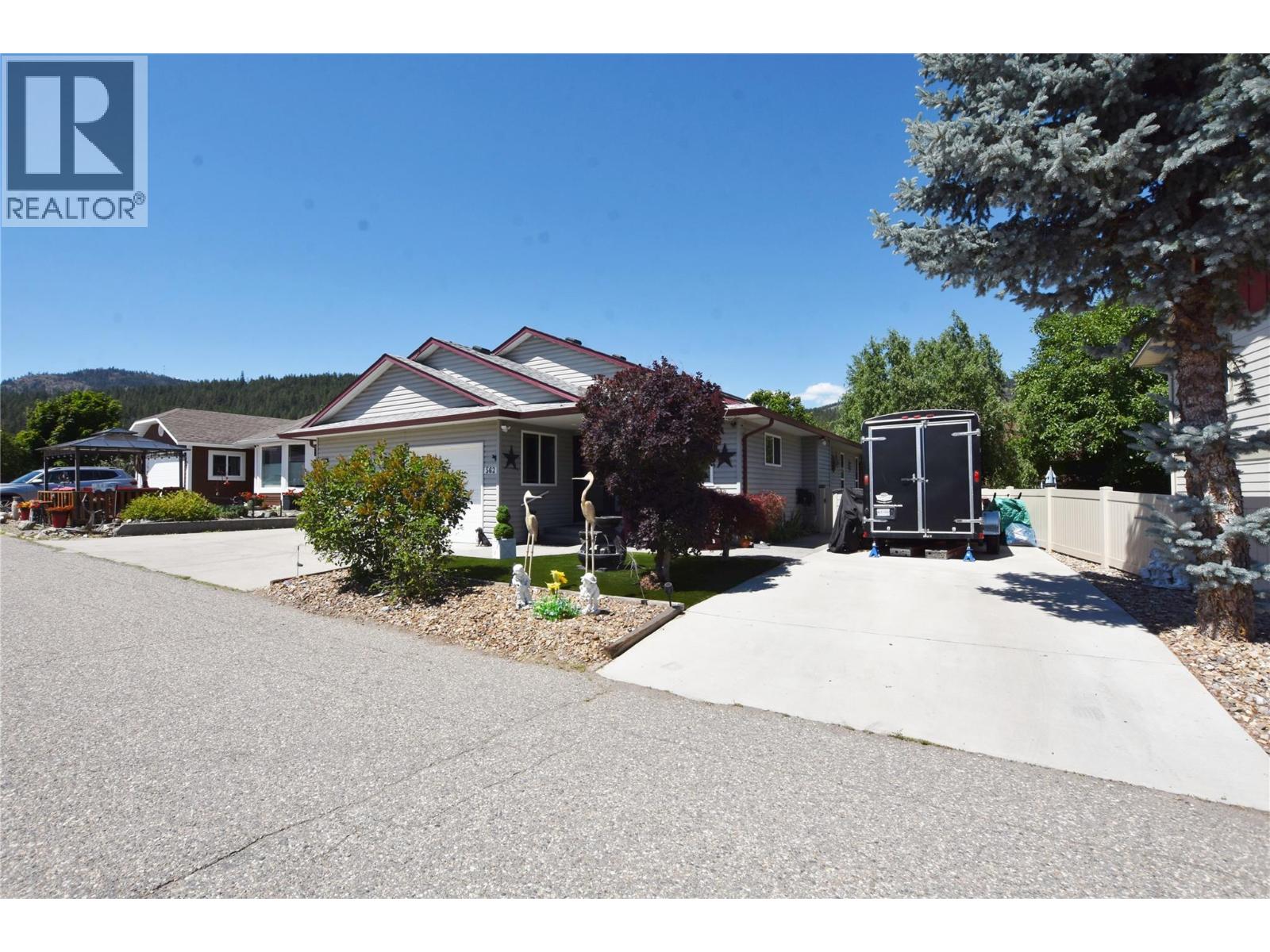562 Meadowlark Avenue Property Photo 3