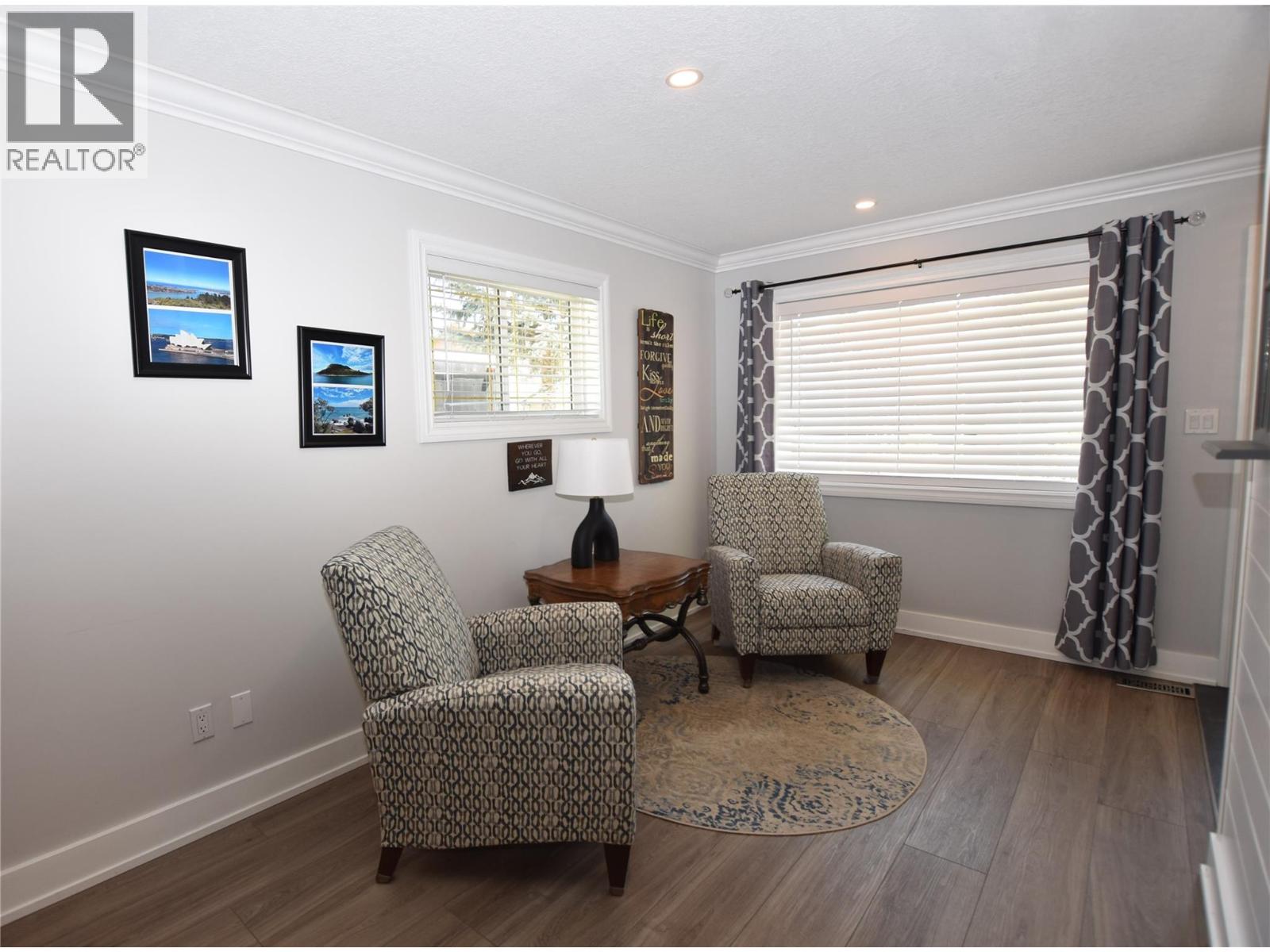 562 Meadowlark Avenue Property Photo 10