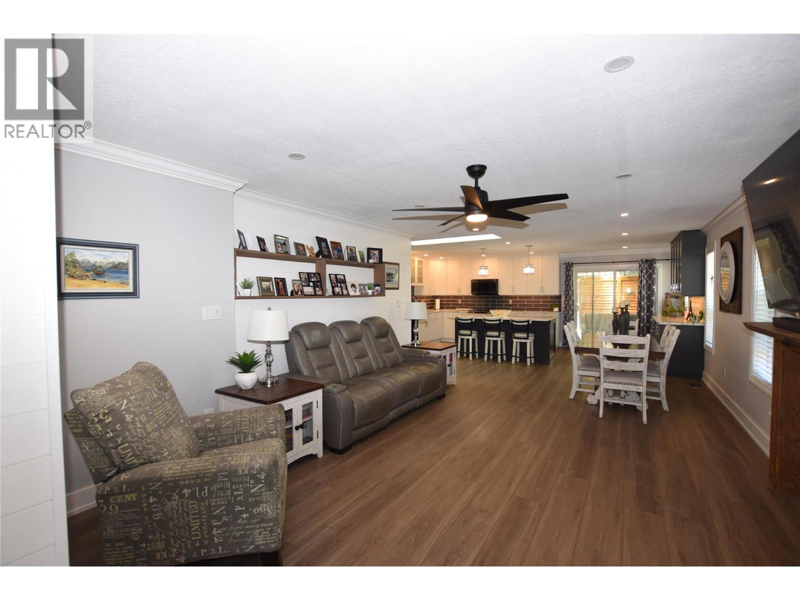 562 Meadowlark Avenue Property Photo 11