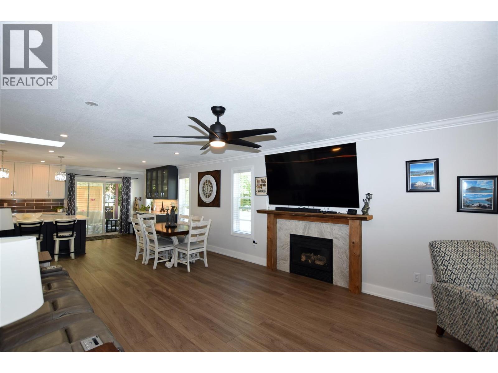 562 Meadowlark Avenue Property Photo 12