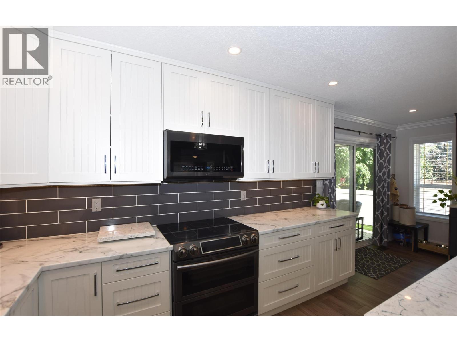 562 Meadowlark Avenue Property Photo 13