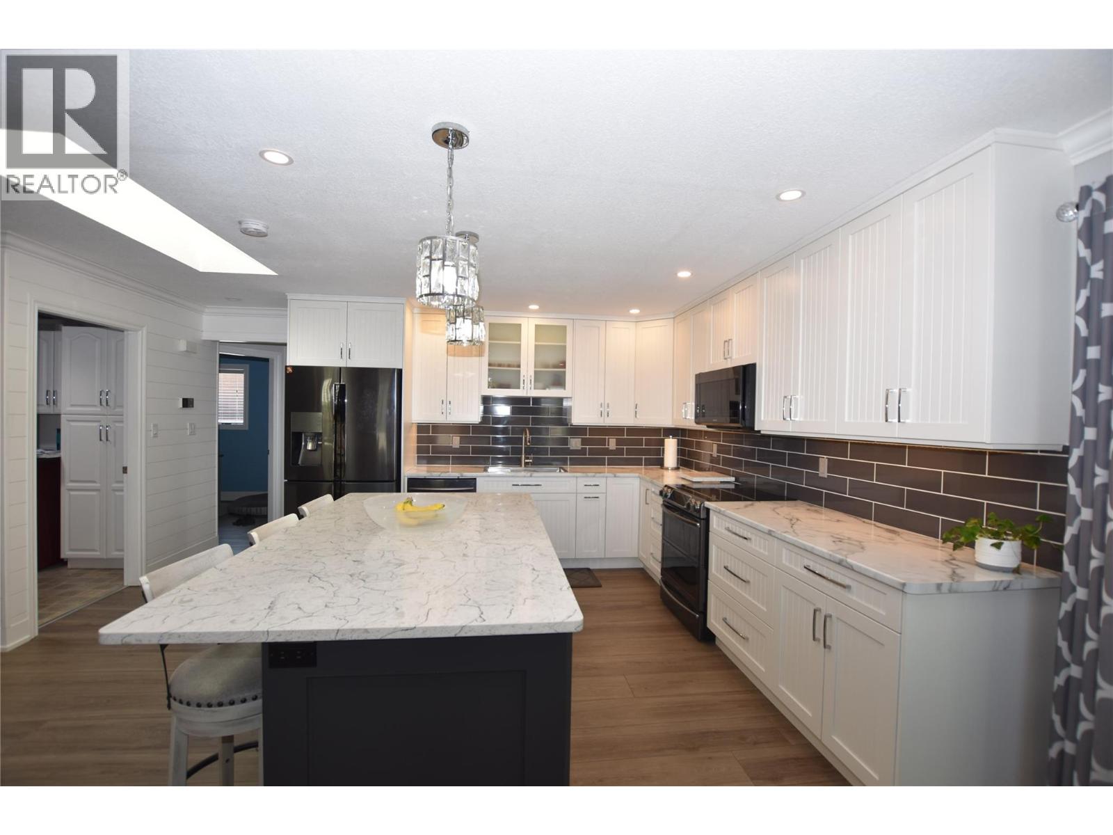 562 Meadowlark Avenue Property Photo 17