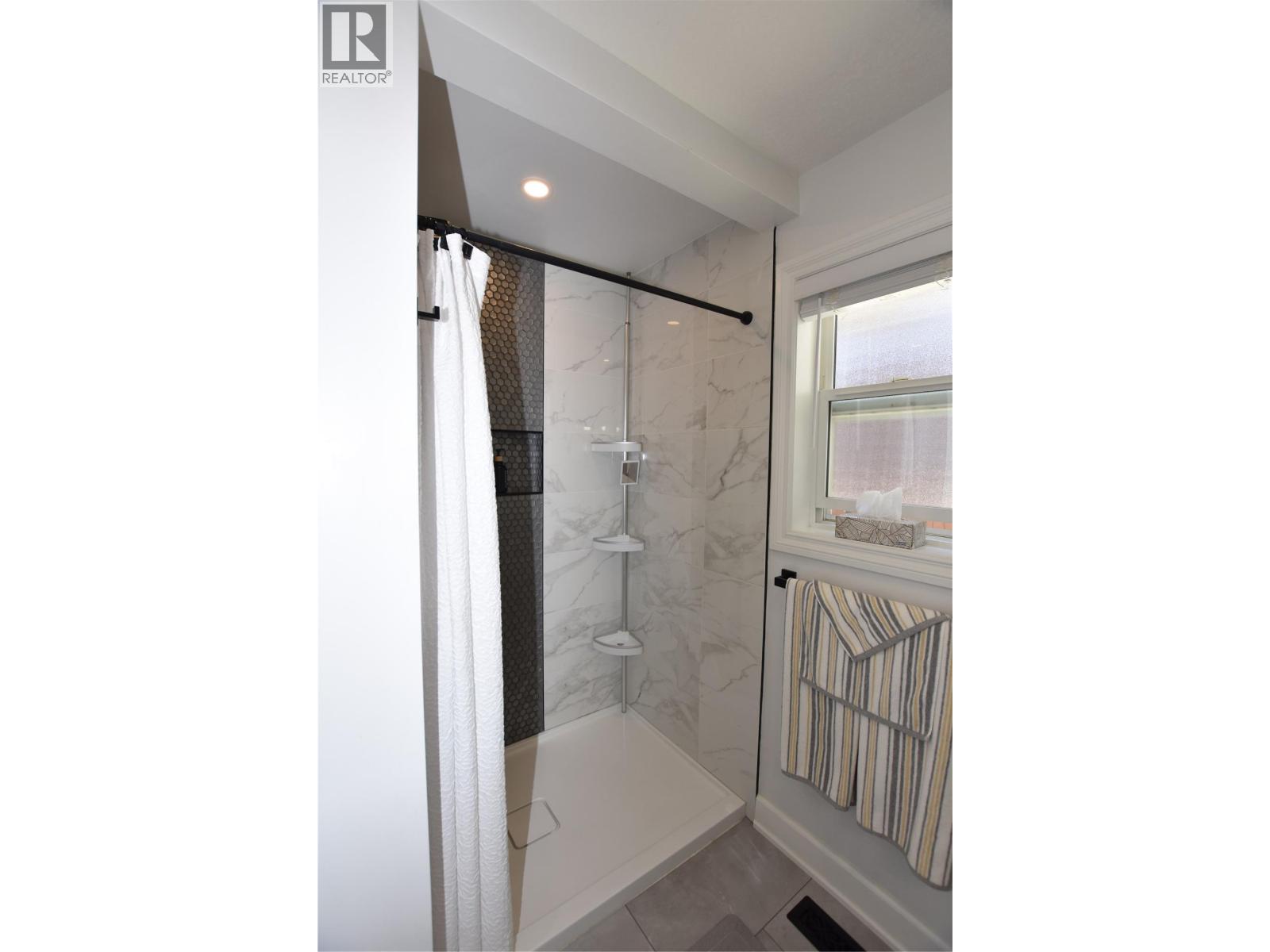 562 Meadowlark Avenue Property Photo 29