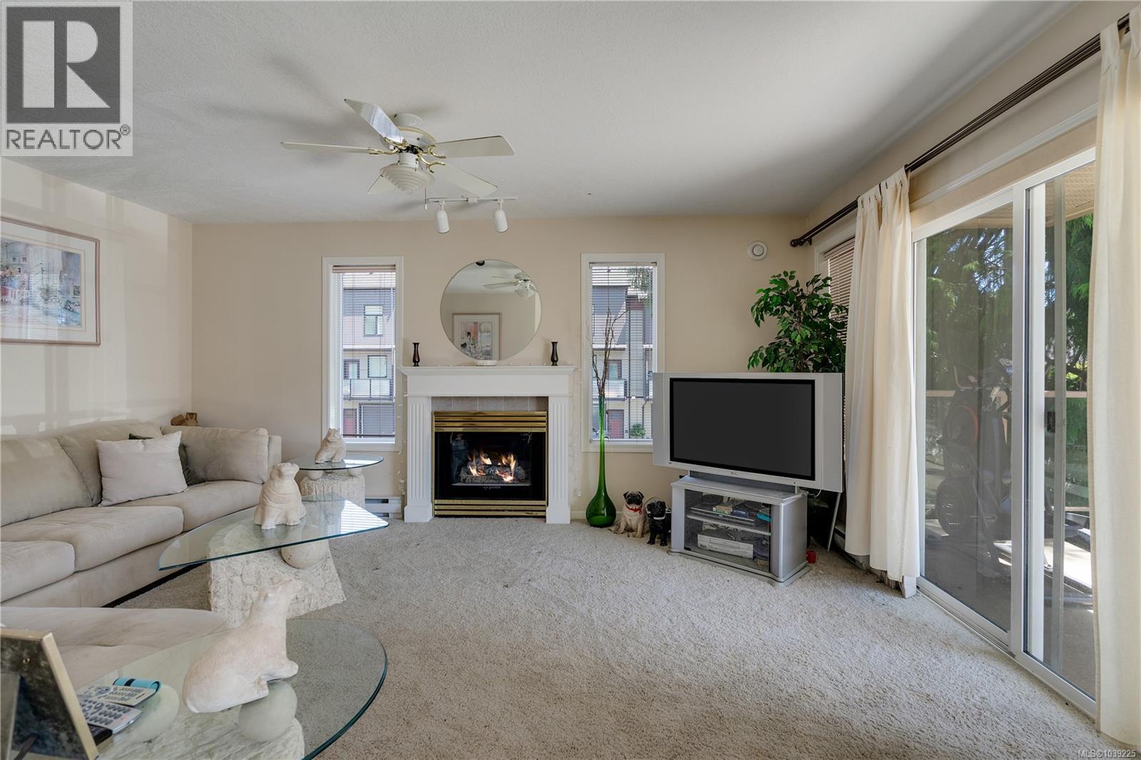207 245 First St Property Photo 5
