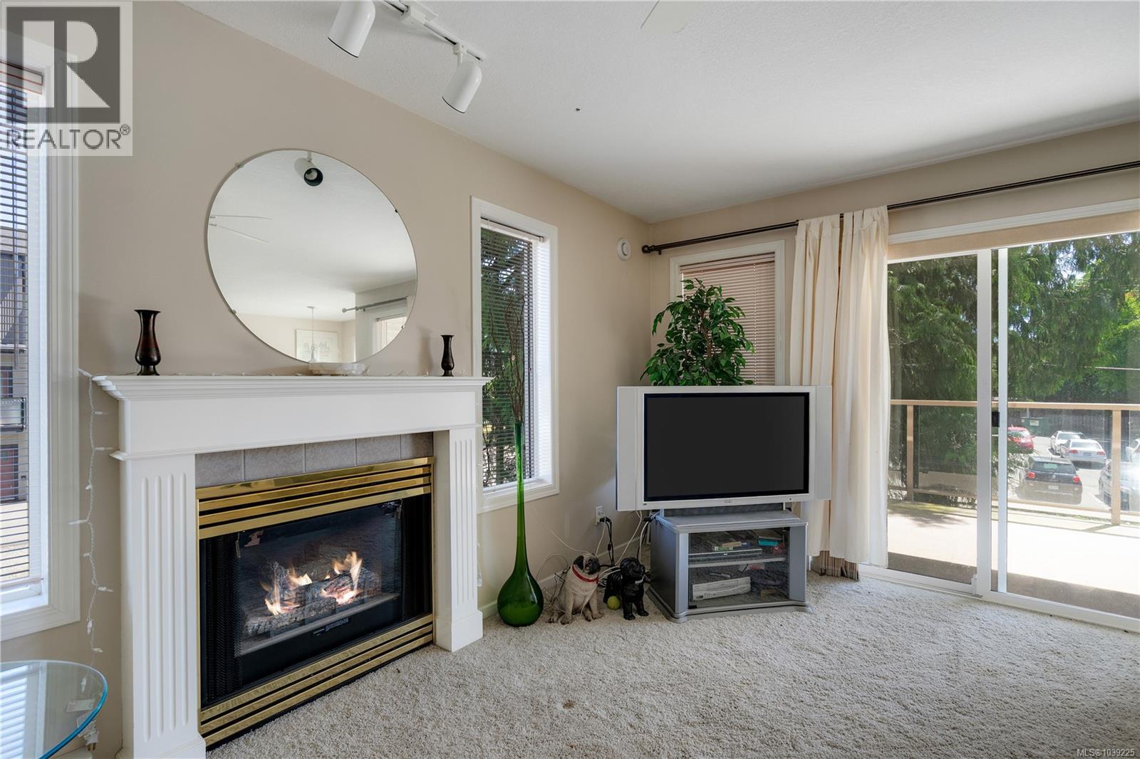 207 245 First St Property Photo 7