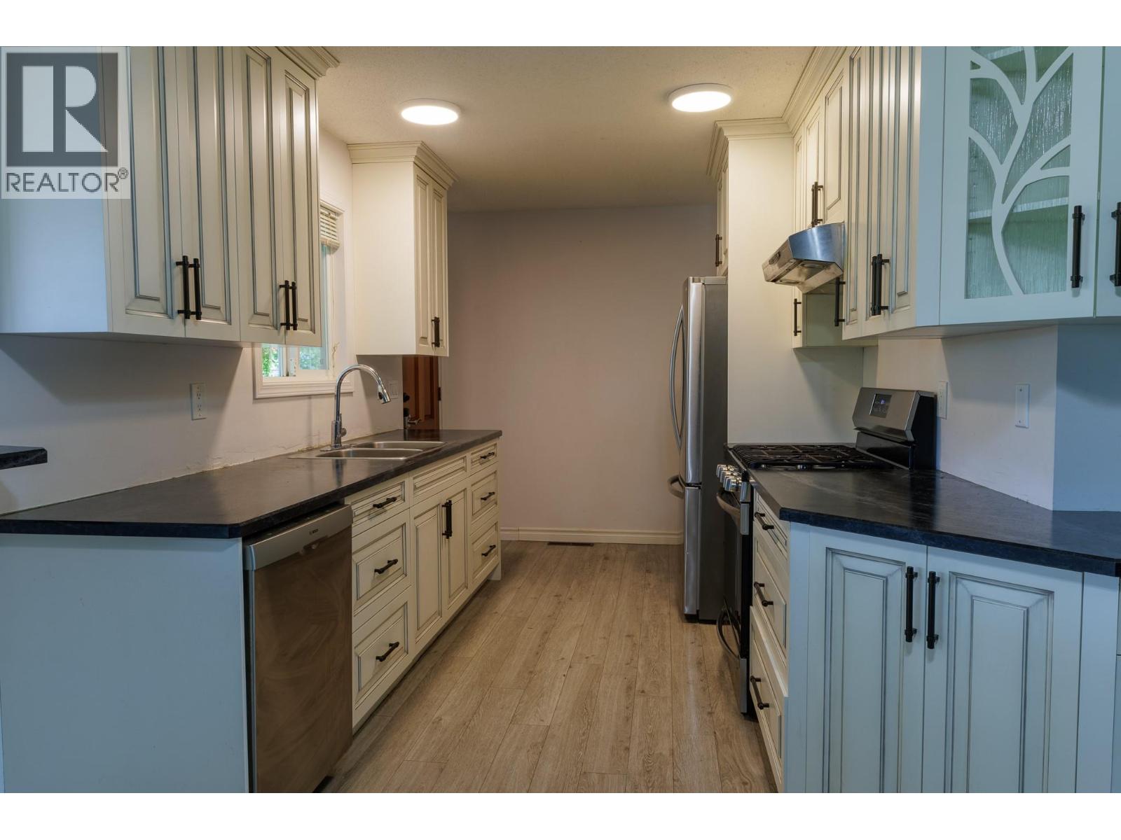 500 Mallach Road Property Photo 8