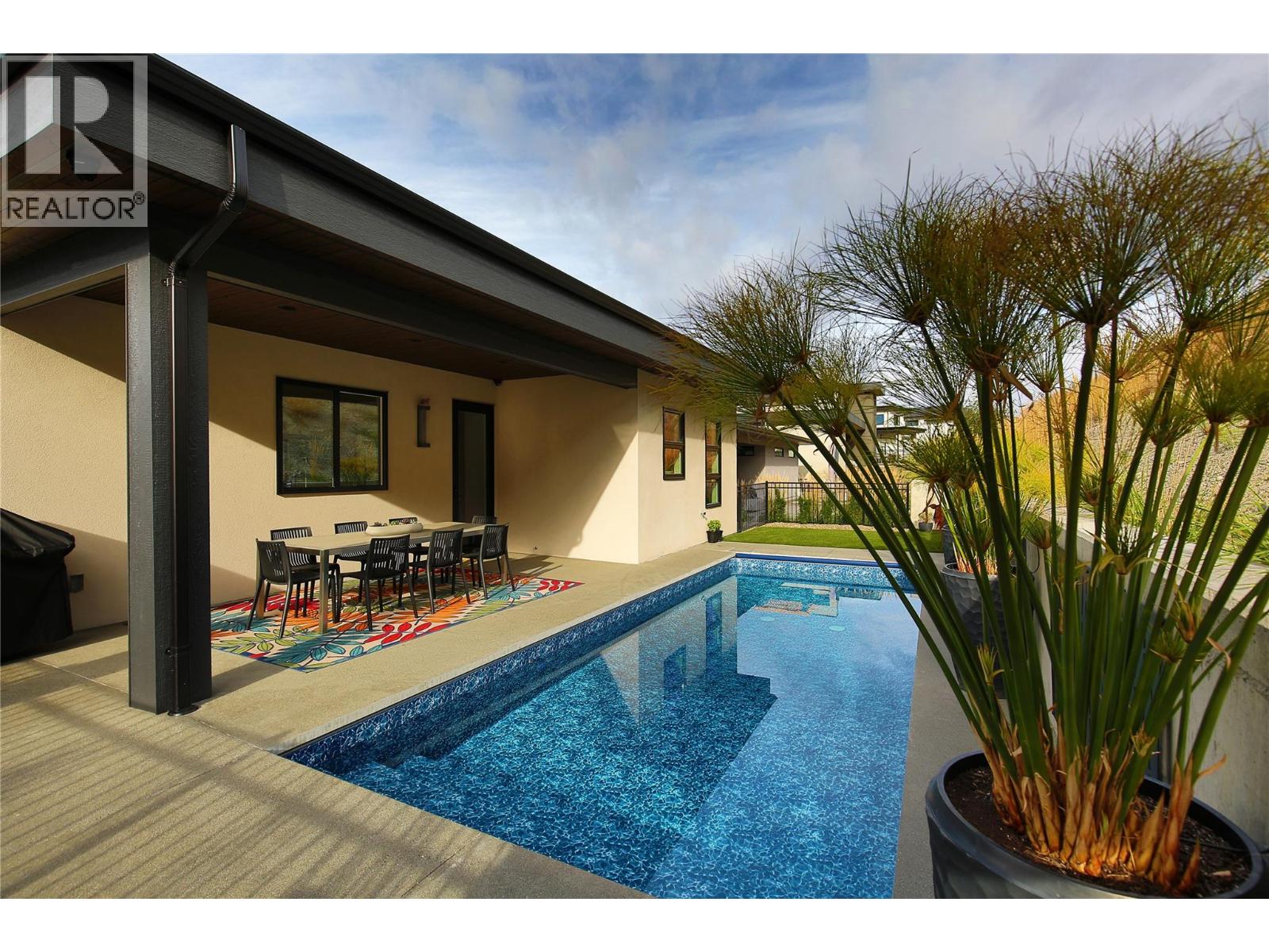 9839 Beacon Hill Crescent Property Photo 1