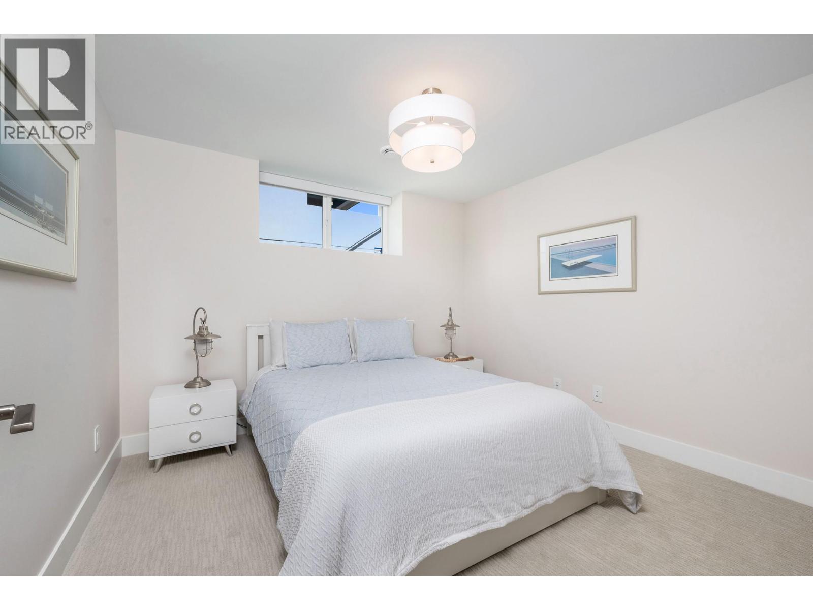 9839 Beacon Hill Crescent Property Photo 7
