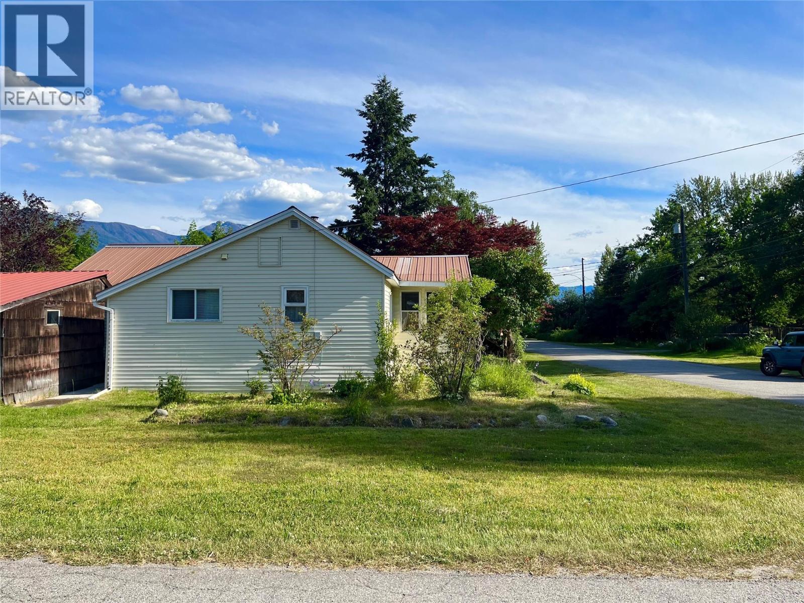 112 Josephine Street Property Photo 5
