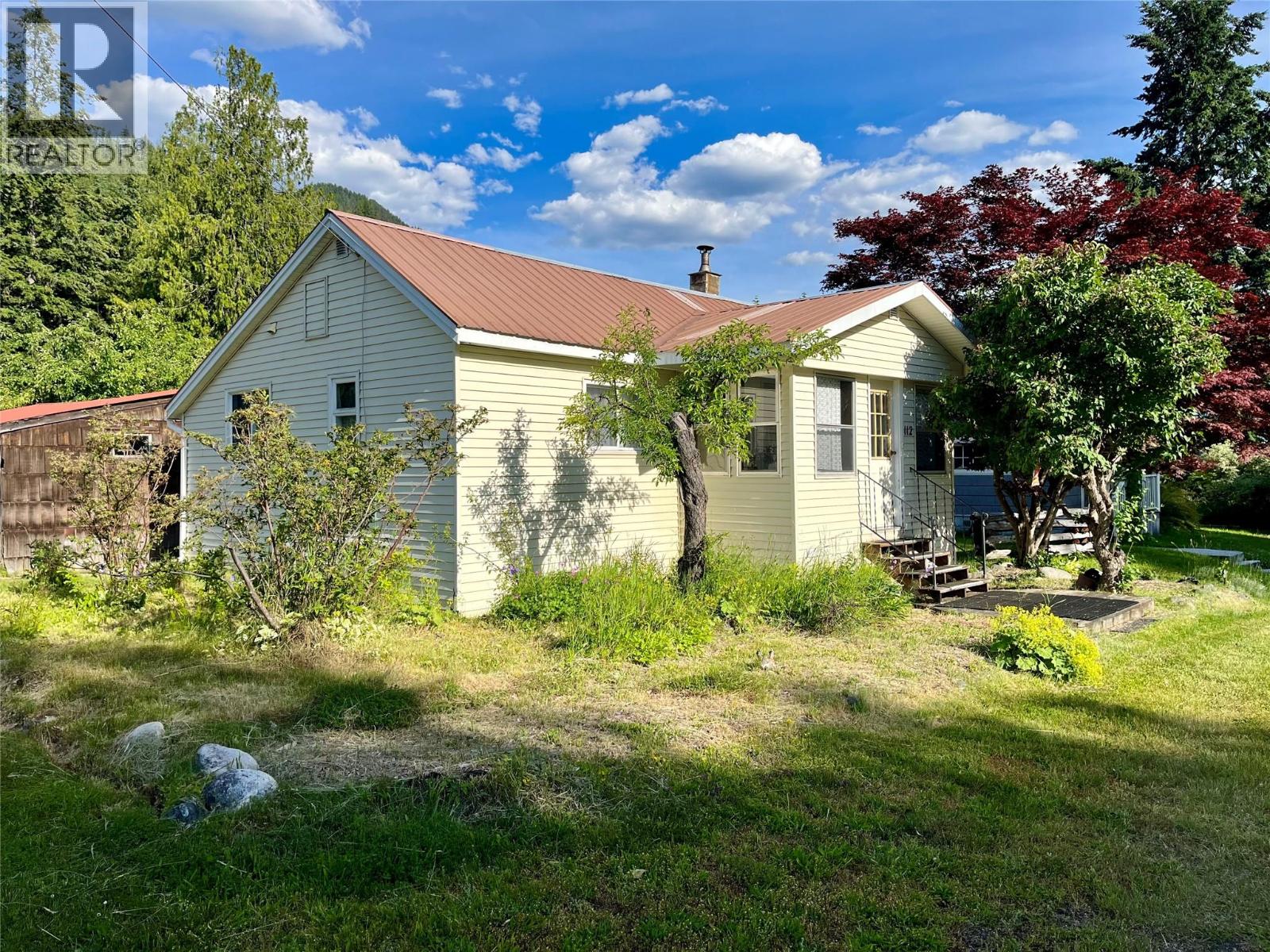 112 Josephine Street Property Photo 6