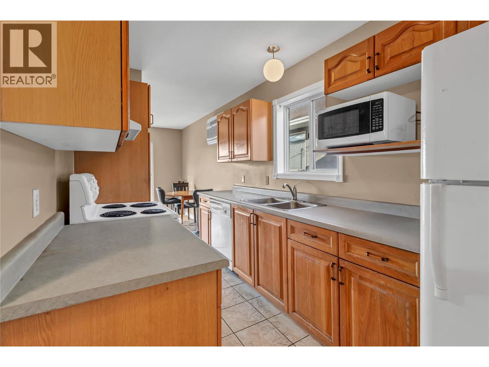 331 Sudbury Avenue Property Photo 7