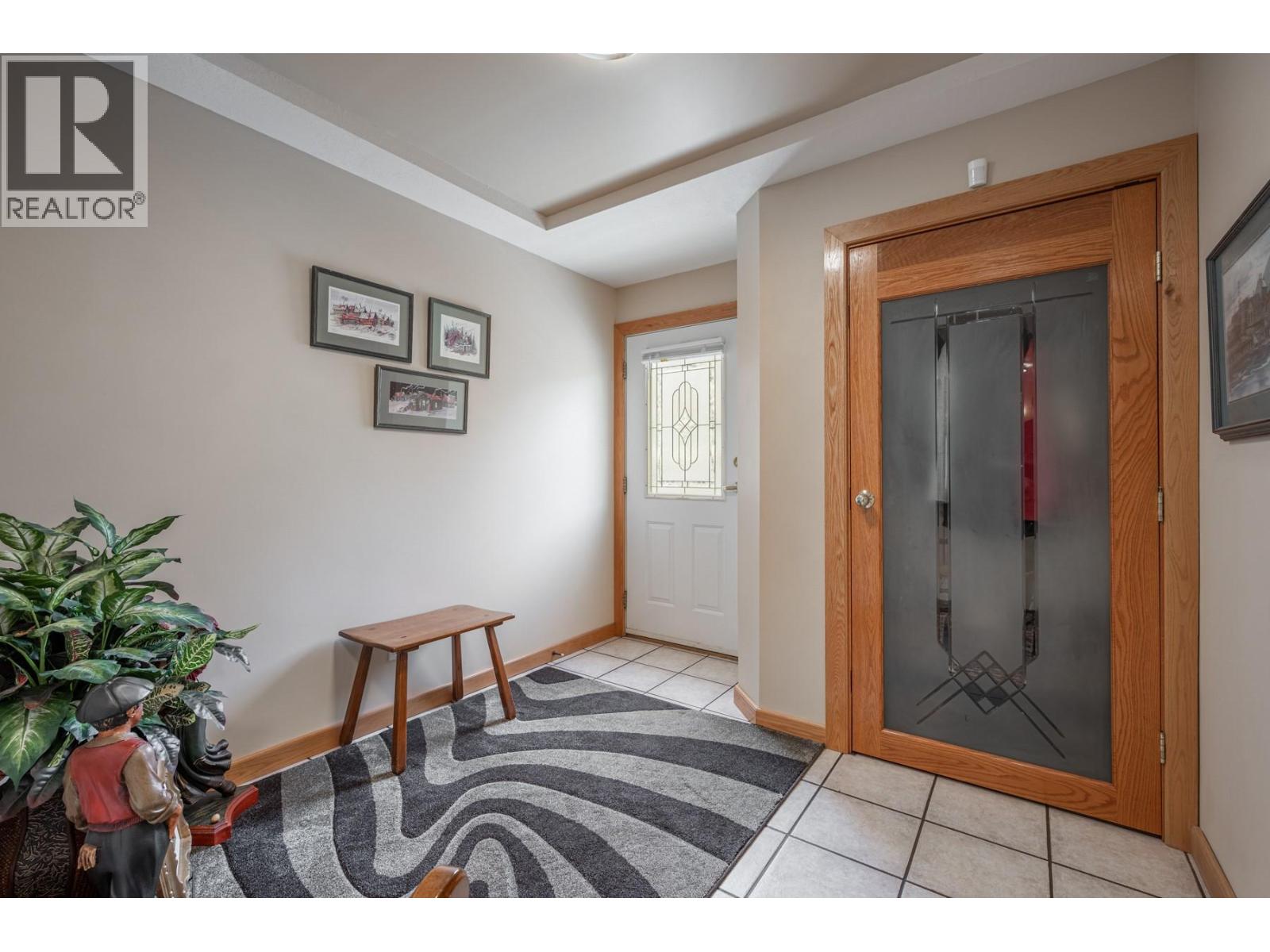 988 Collins Road Property Photo 15