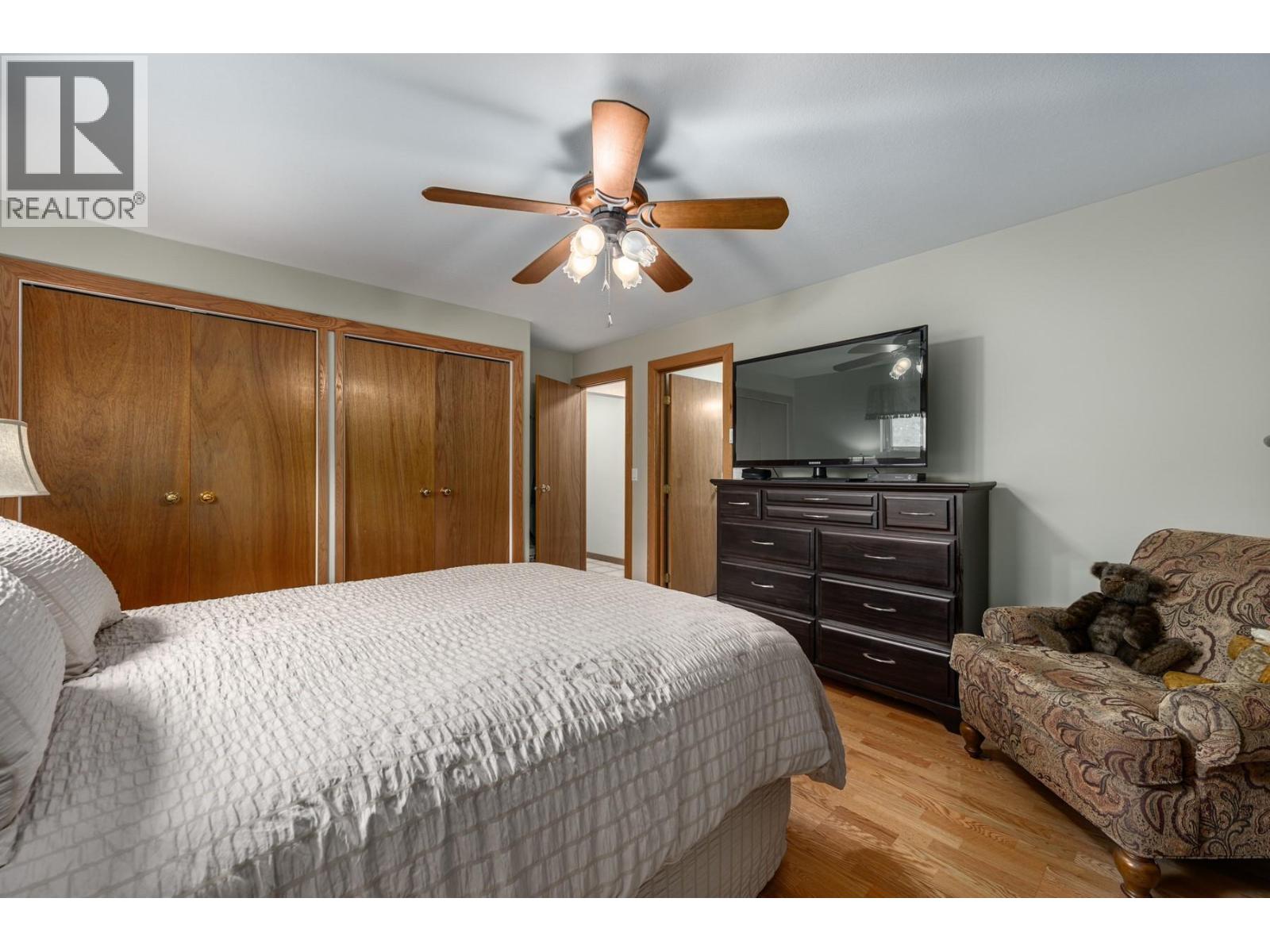 988 Collins Road Property Photo 31
