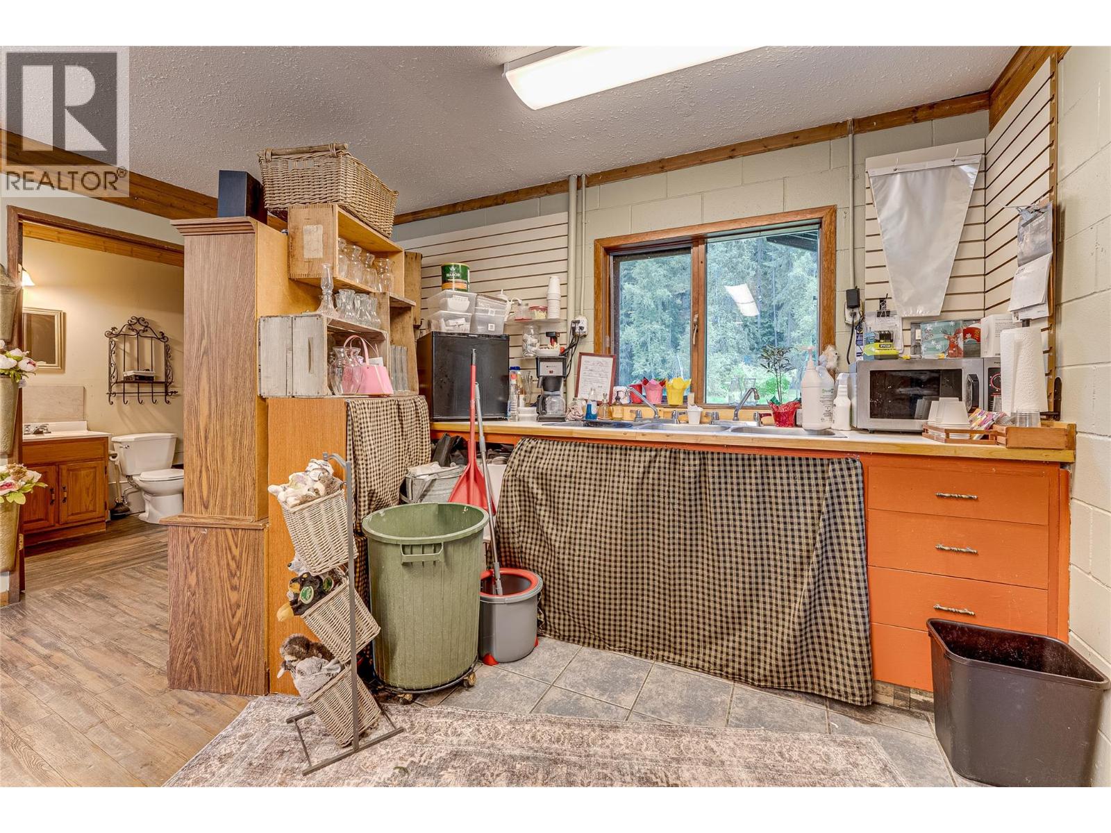 1206 Highway 6 Highway Property Photo 43