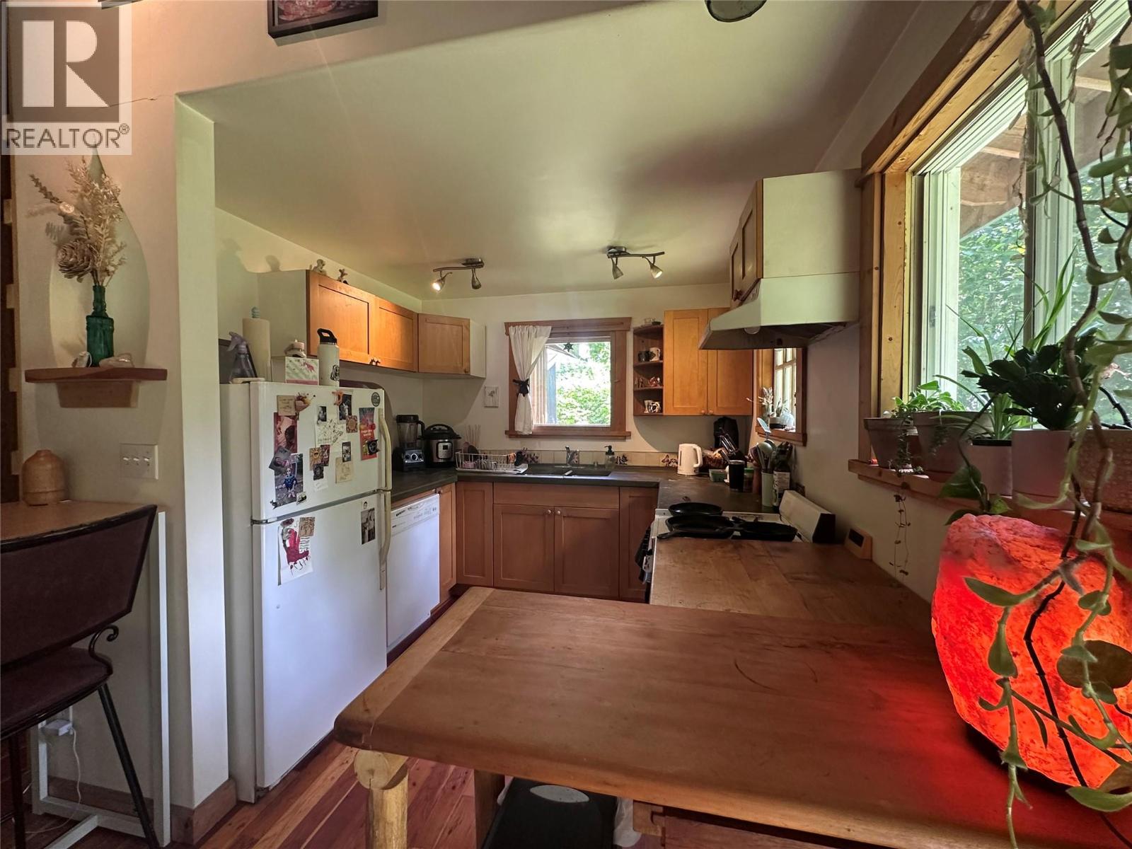 7152 Graham Road Property Photo 13