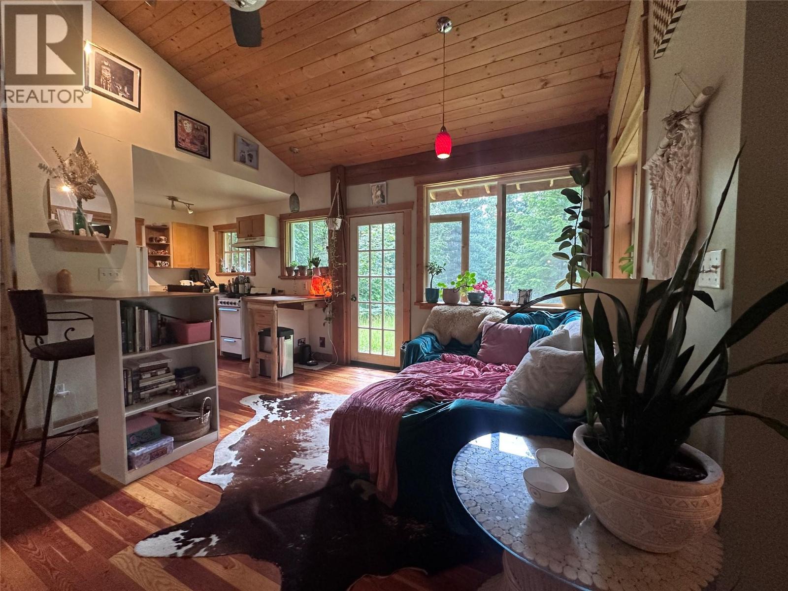 7152 Graham Road Property Photo 16