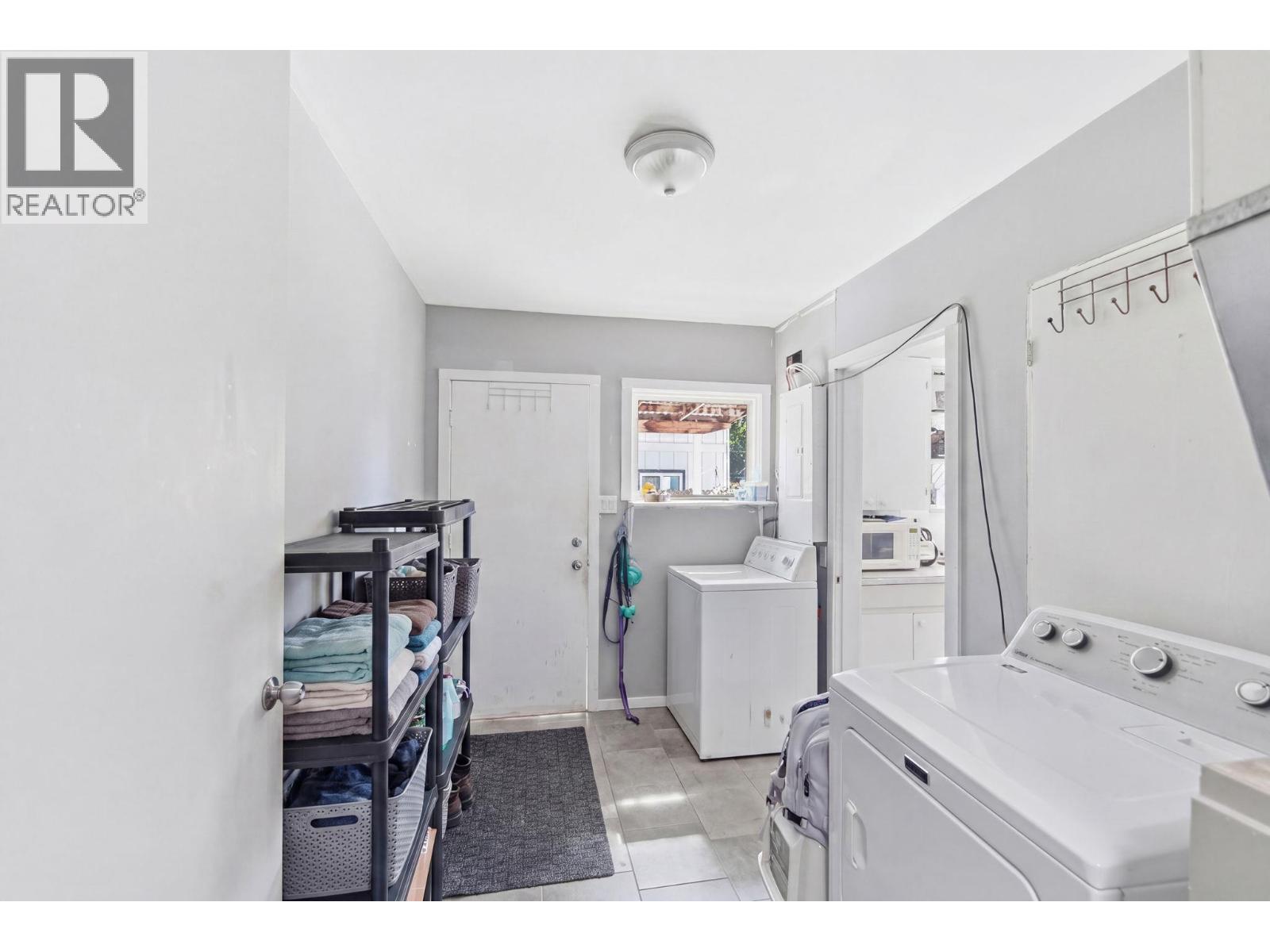 1030 Timmins Street Property Photo 22