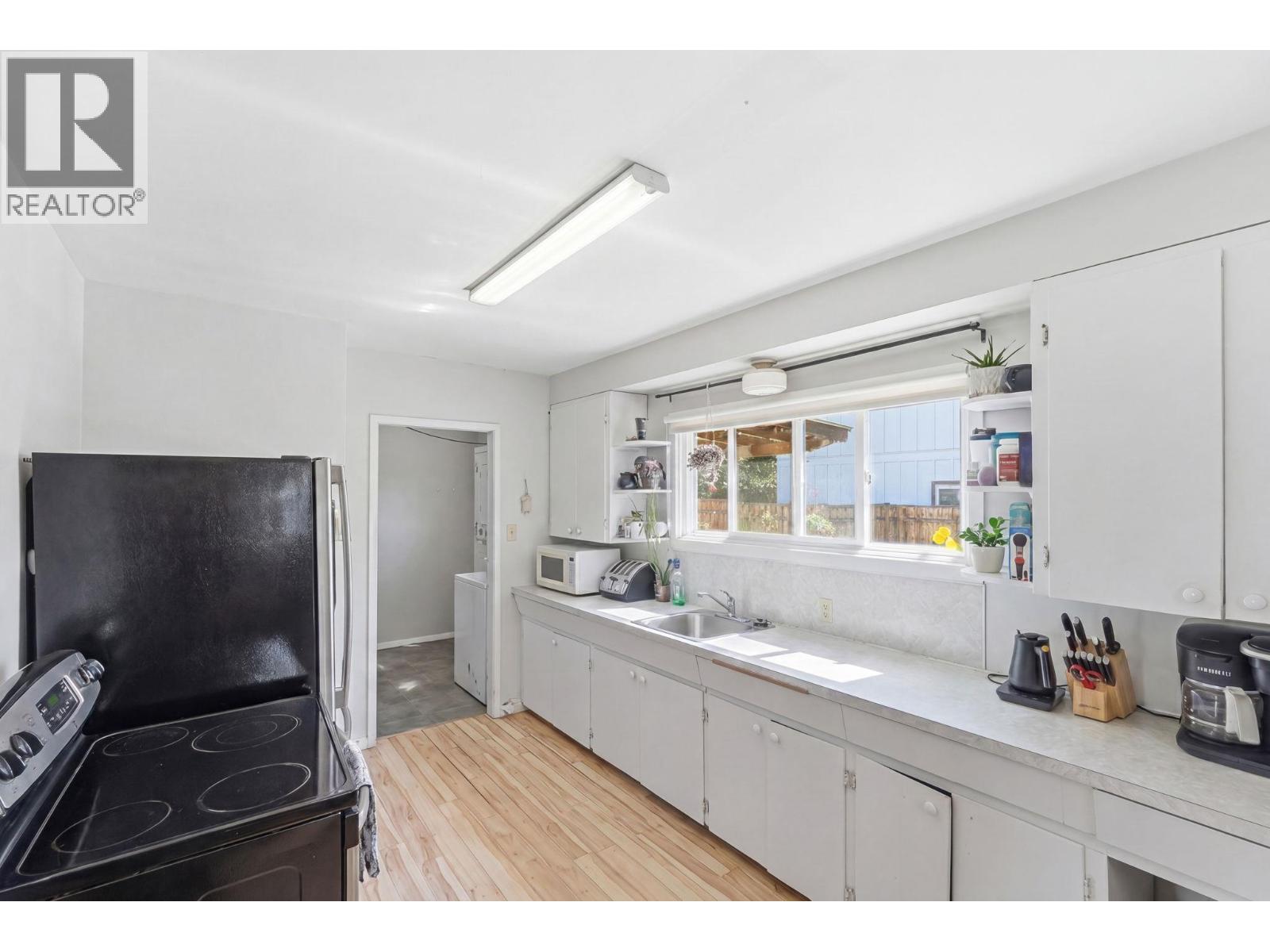 1030 Timmins Street Property Photo 24