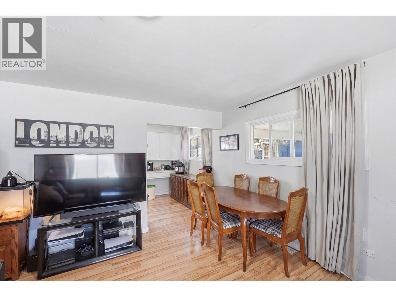 1030 Timmins Street Property Photo 25