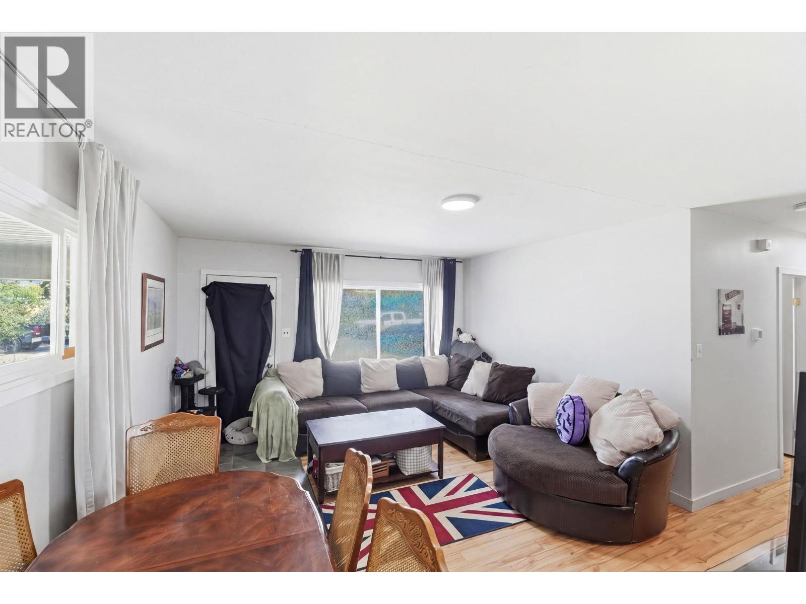 1030 Timmins Street Property Photo 27