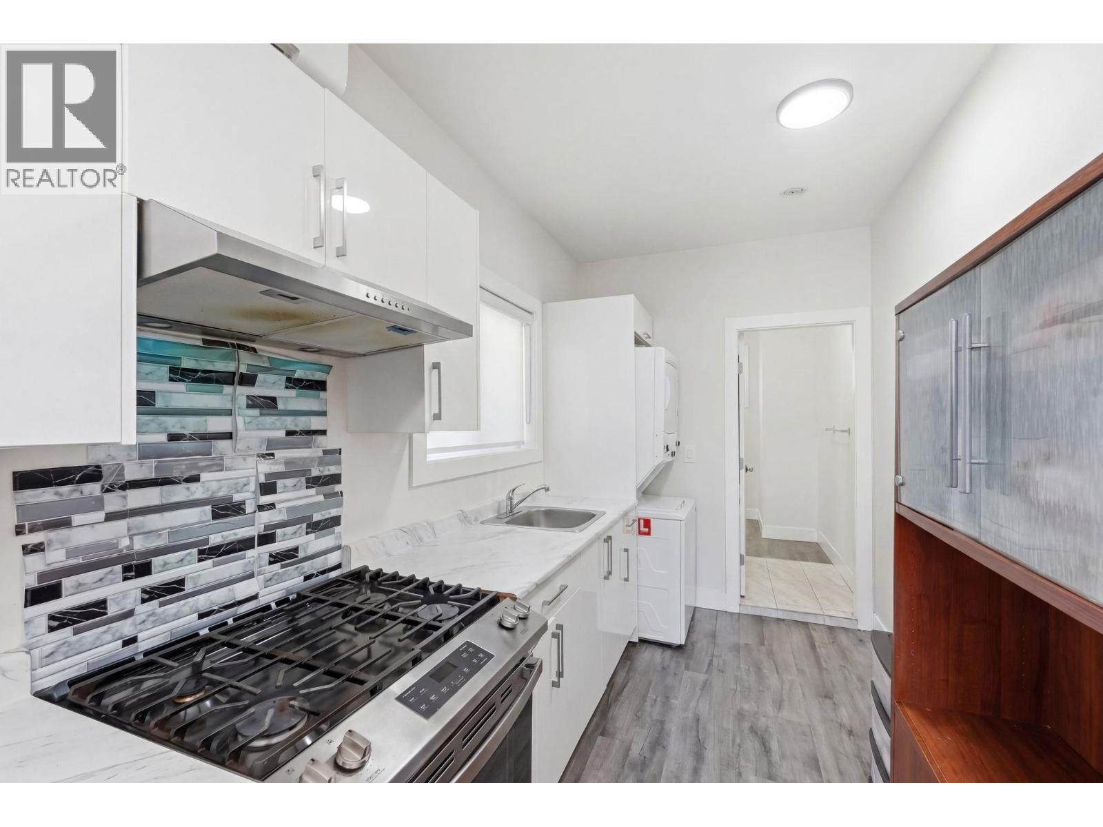 1030 Timmins Street Property Photo 38