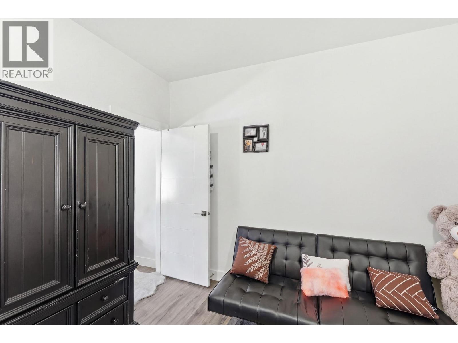 1030 Timmins Street Property Photo 41