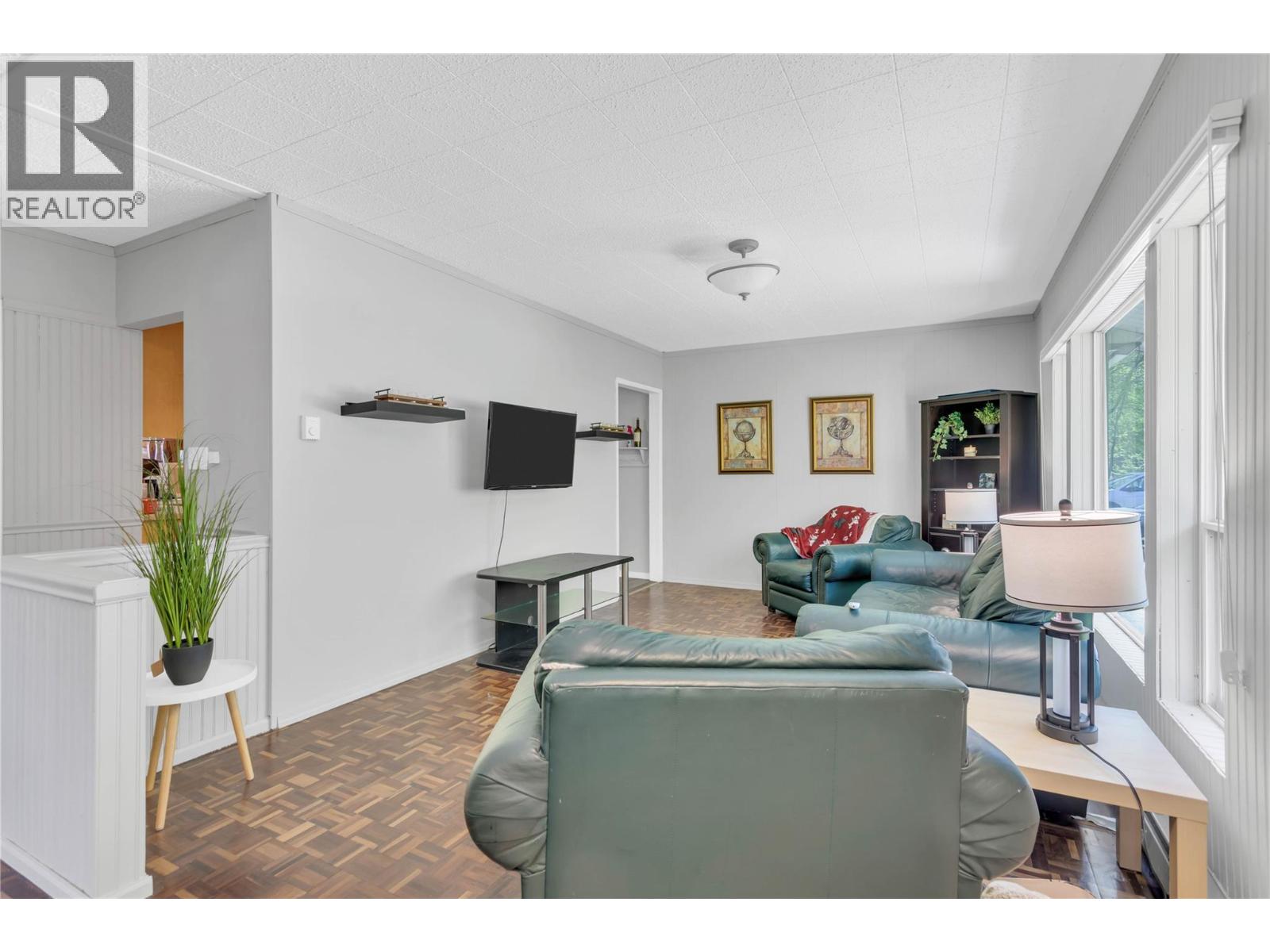 365 Clifton Road Property Photo 3