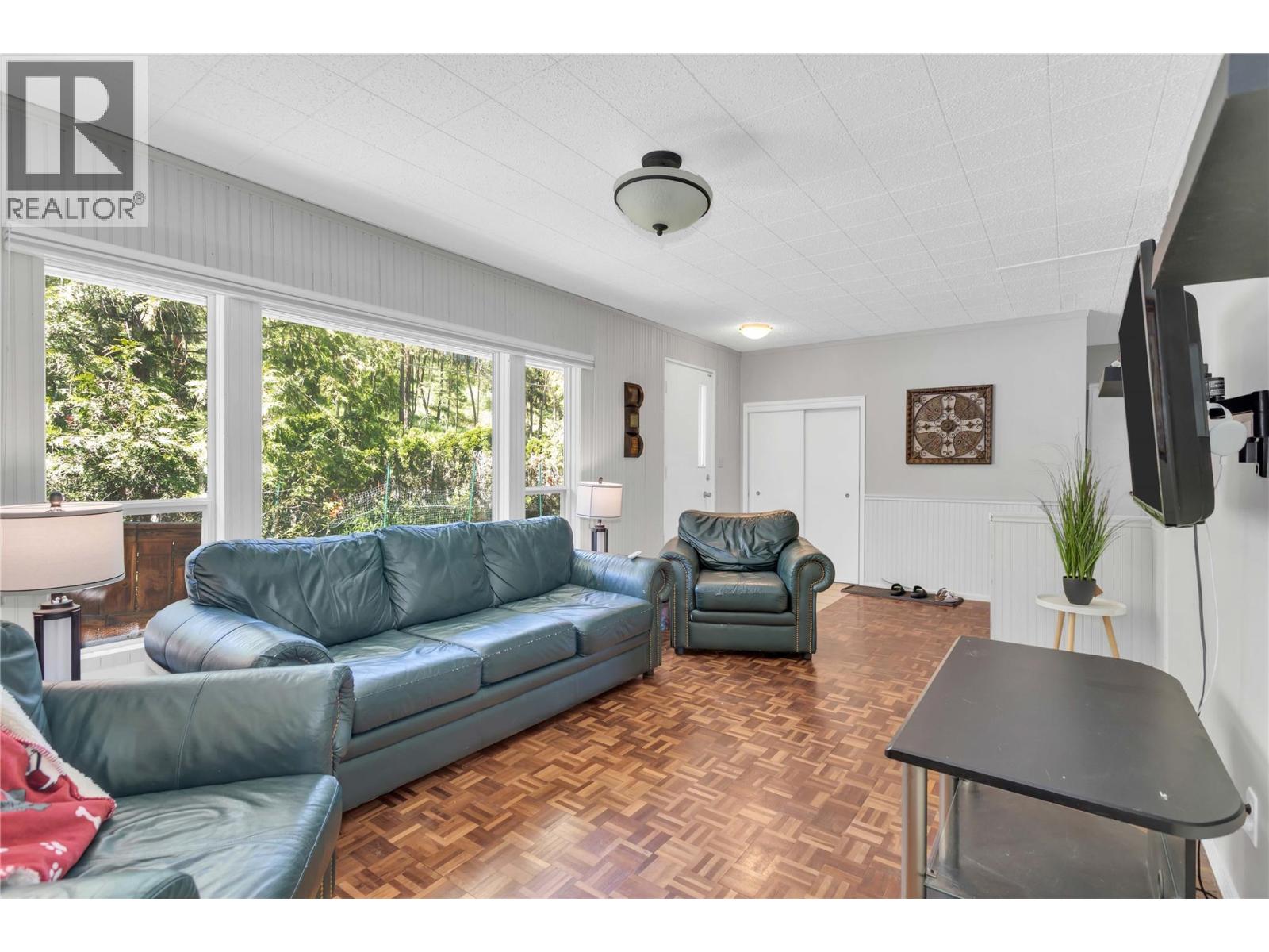 365 Clifton Road Property Photo 5