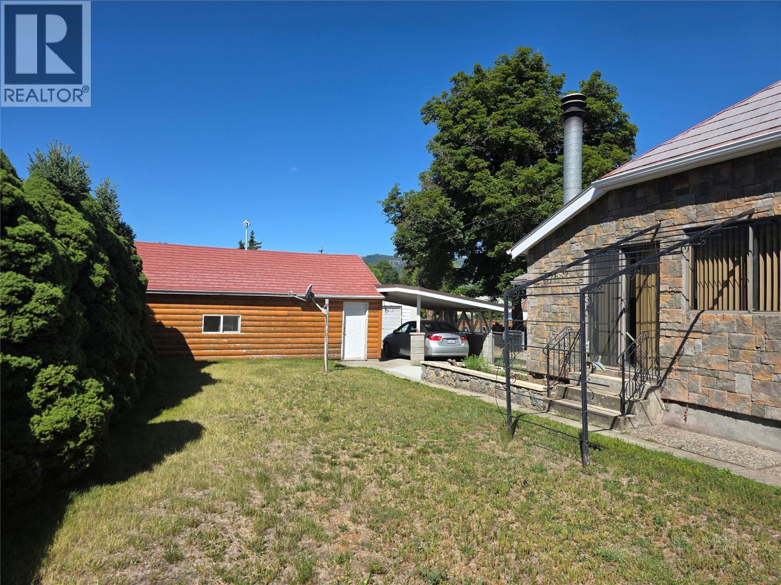 7277 8th Street Property Photo 5