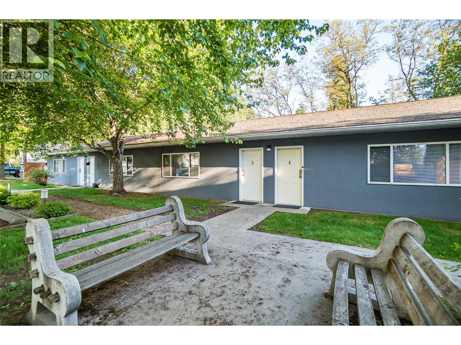 663 Columbia Avenue Property Photo 5