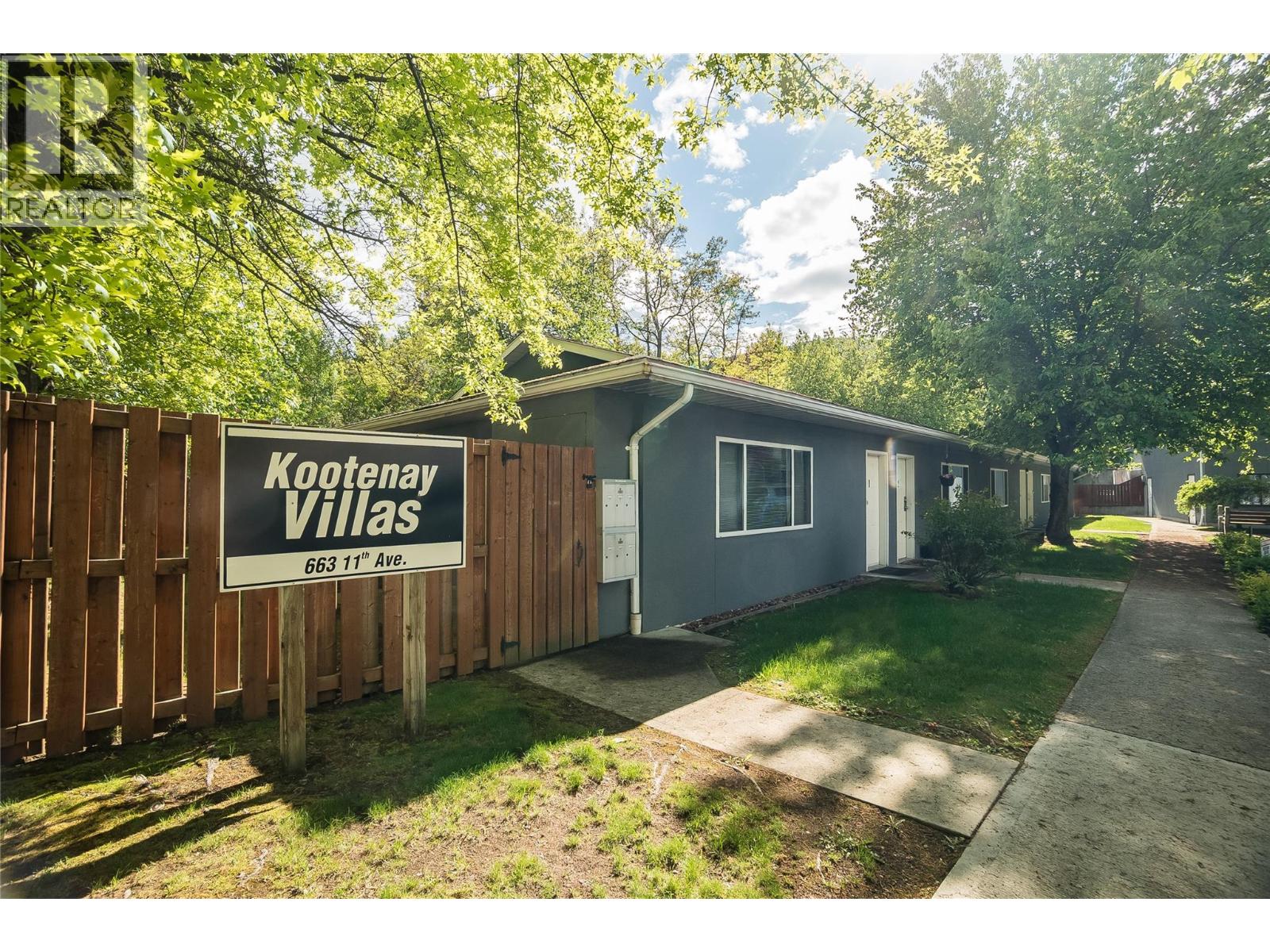 663 Columbia Avenue Property Photo 8