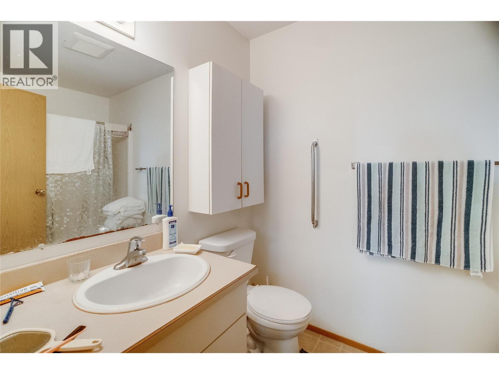 663 Columbia Avenue Property Photo 24