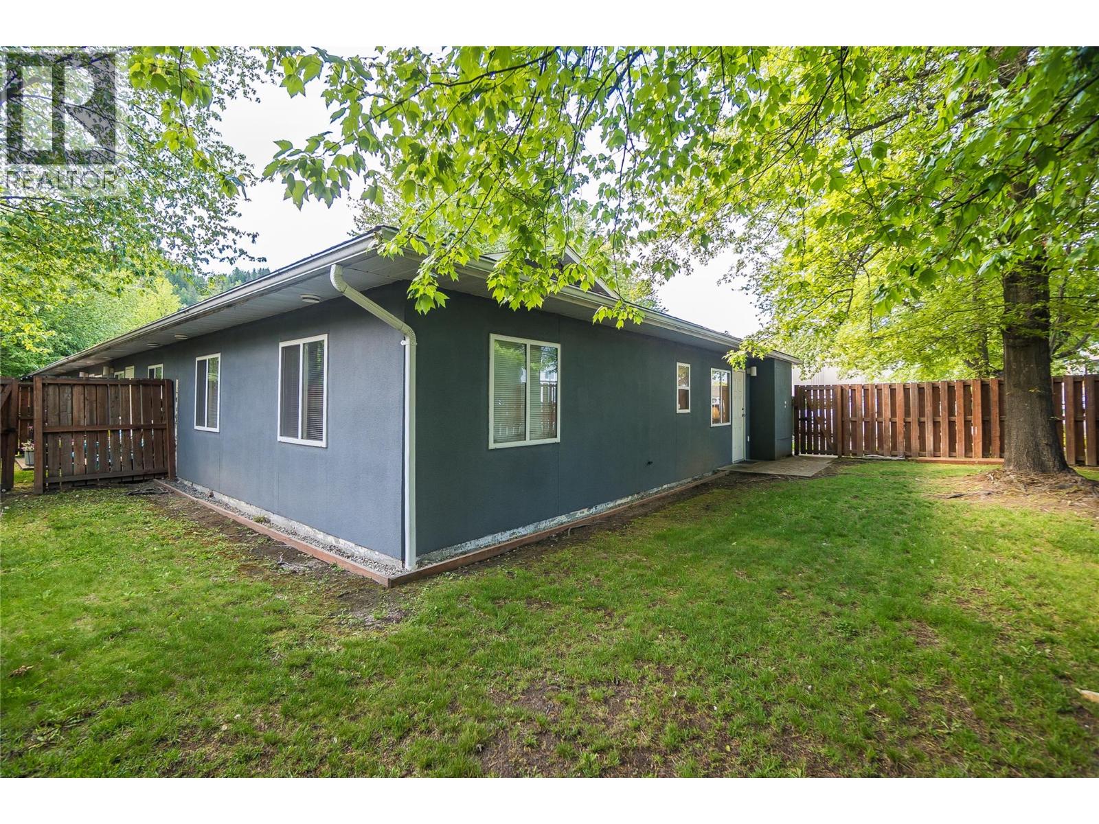 663 Columbia Avenue Property Photo 25