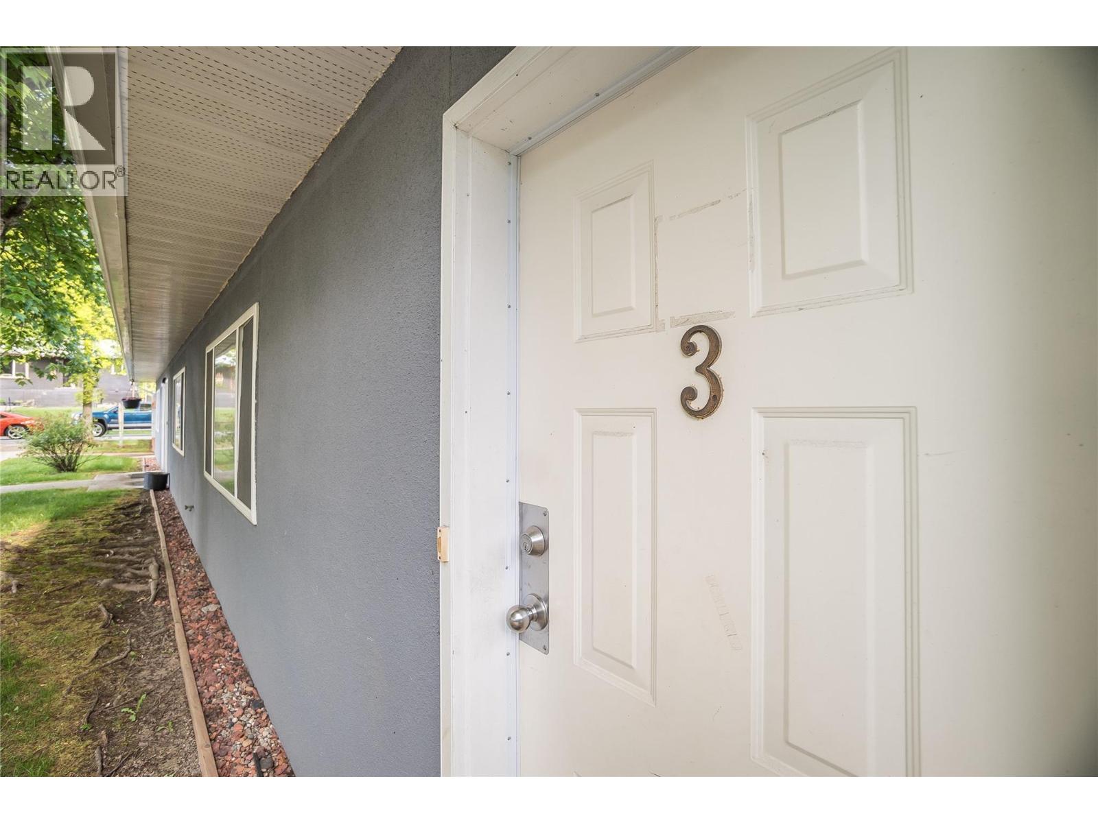 663 Columbia Avenue Property Photo 43