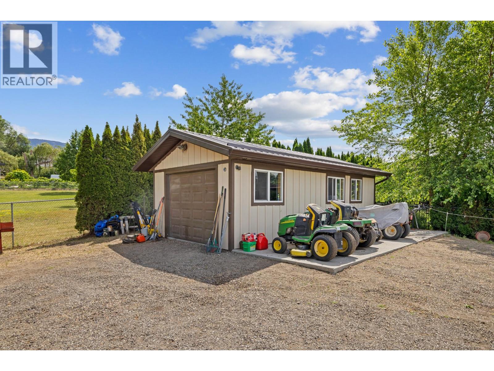 1052 Webster Road Property Photo 6