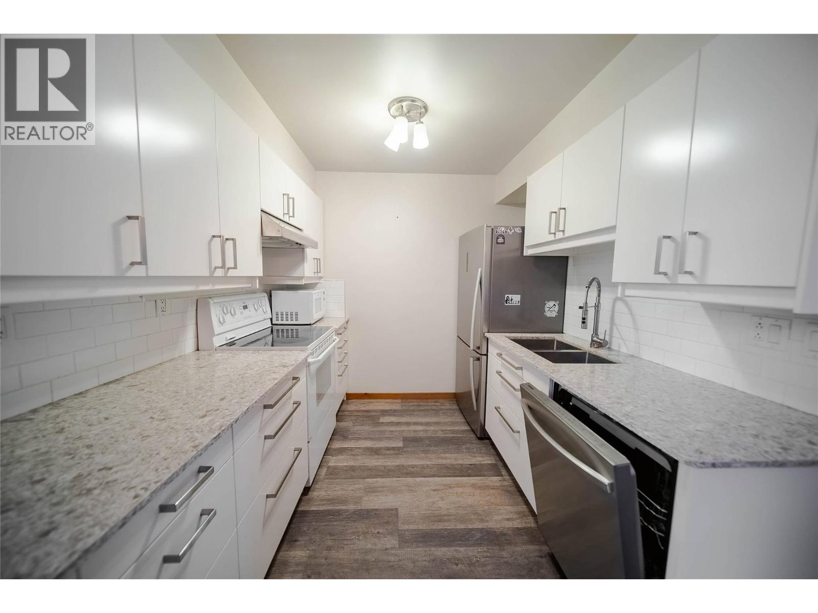 962 Dewdney Way Property Photo 6