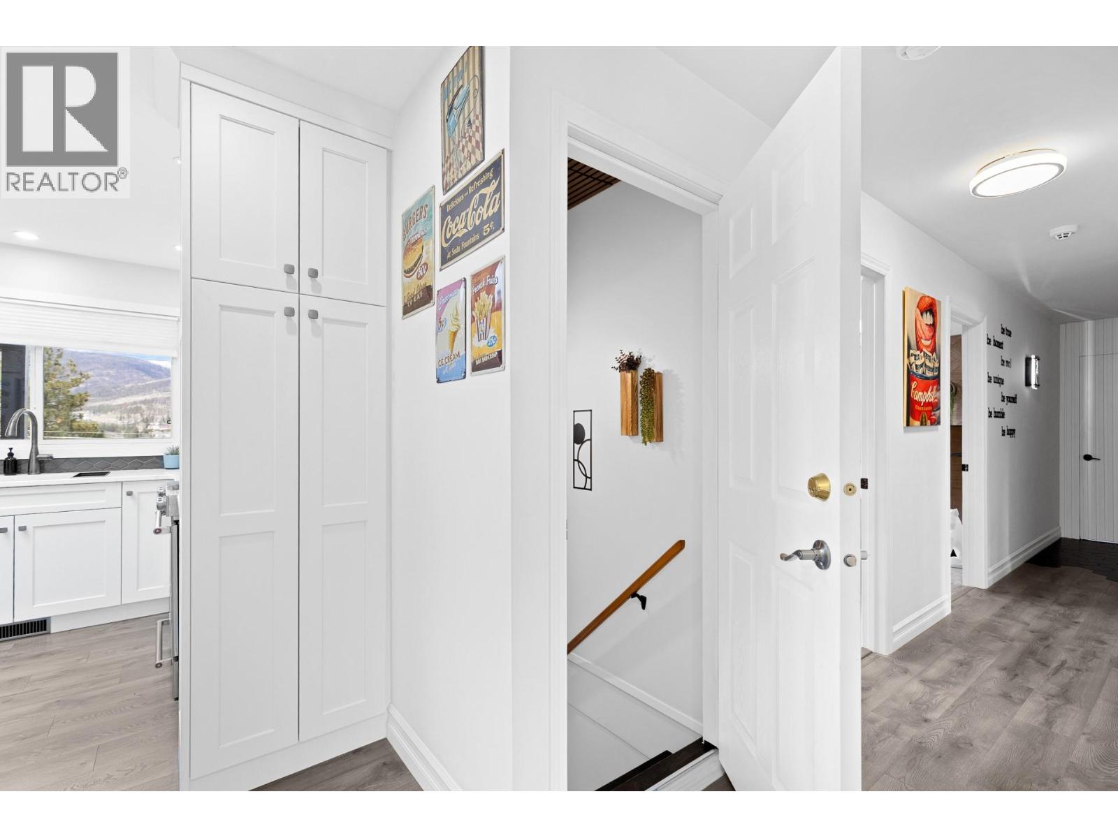 2426 Collingwood Road Property Photo 10
