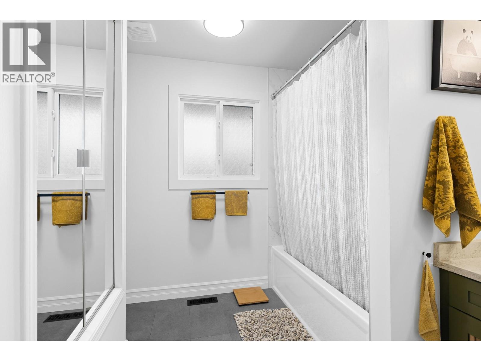2426 Collingwood Road Property Photo 14