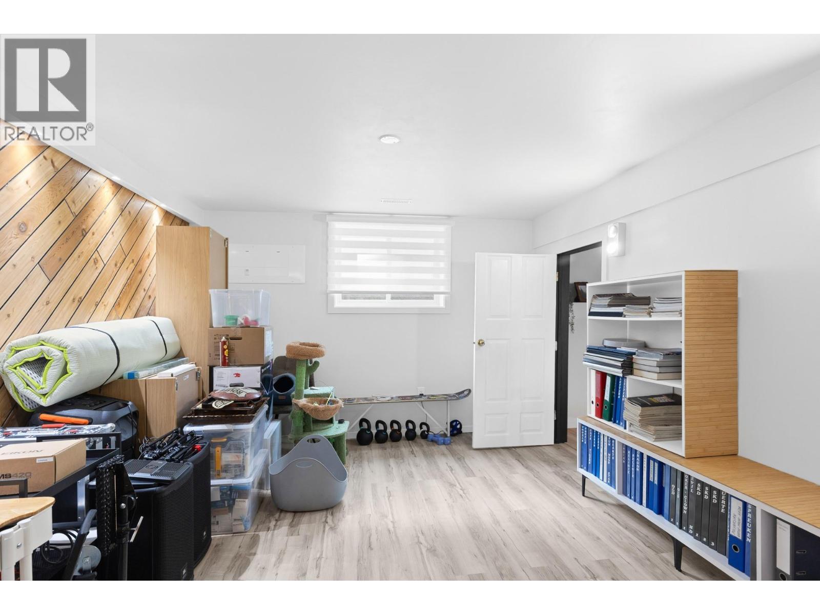 2426 Collingwood Road Property Photo 29