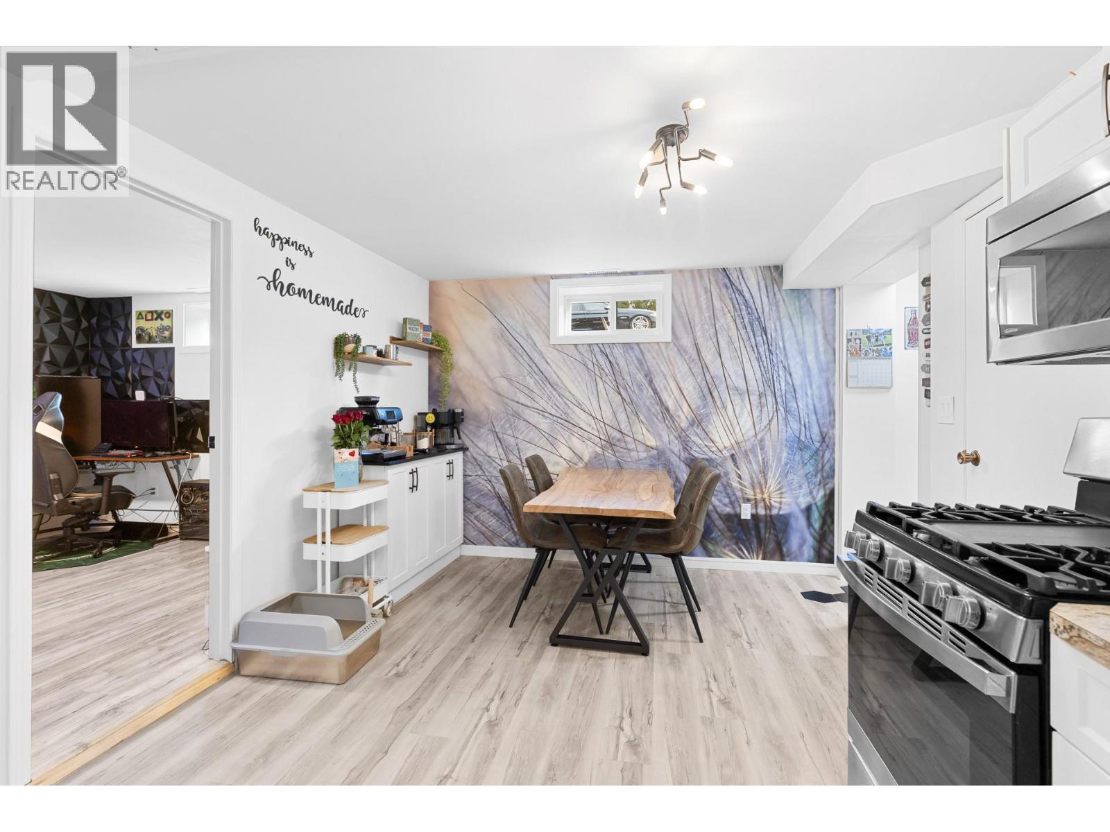 2426 Collingwood Road Property Photo 33