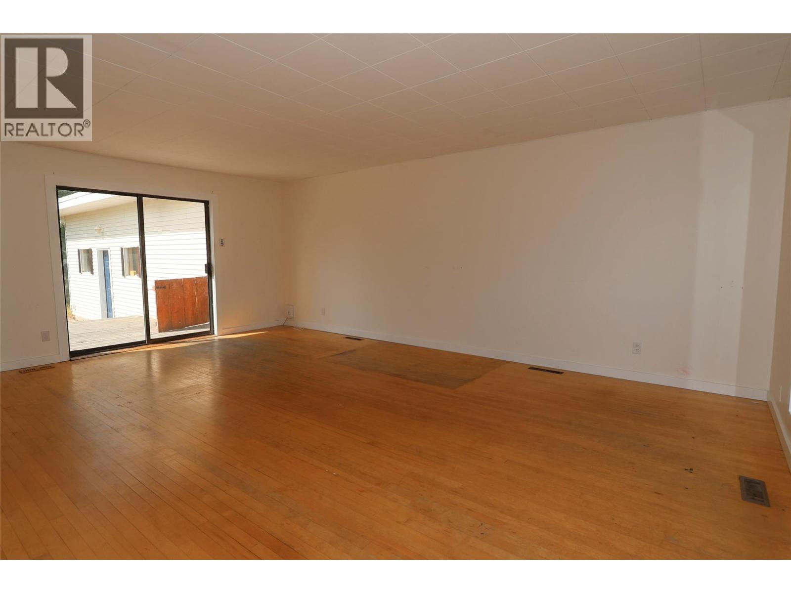 610 6 Avenue Property Photo 13