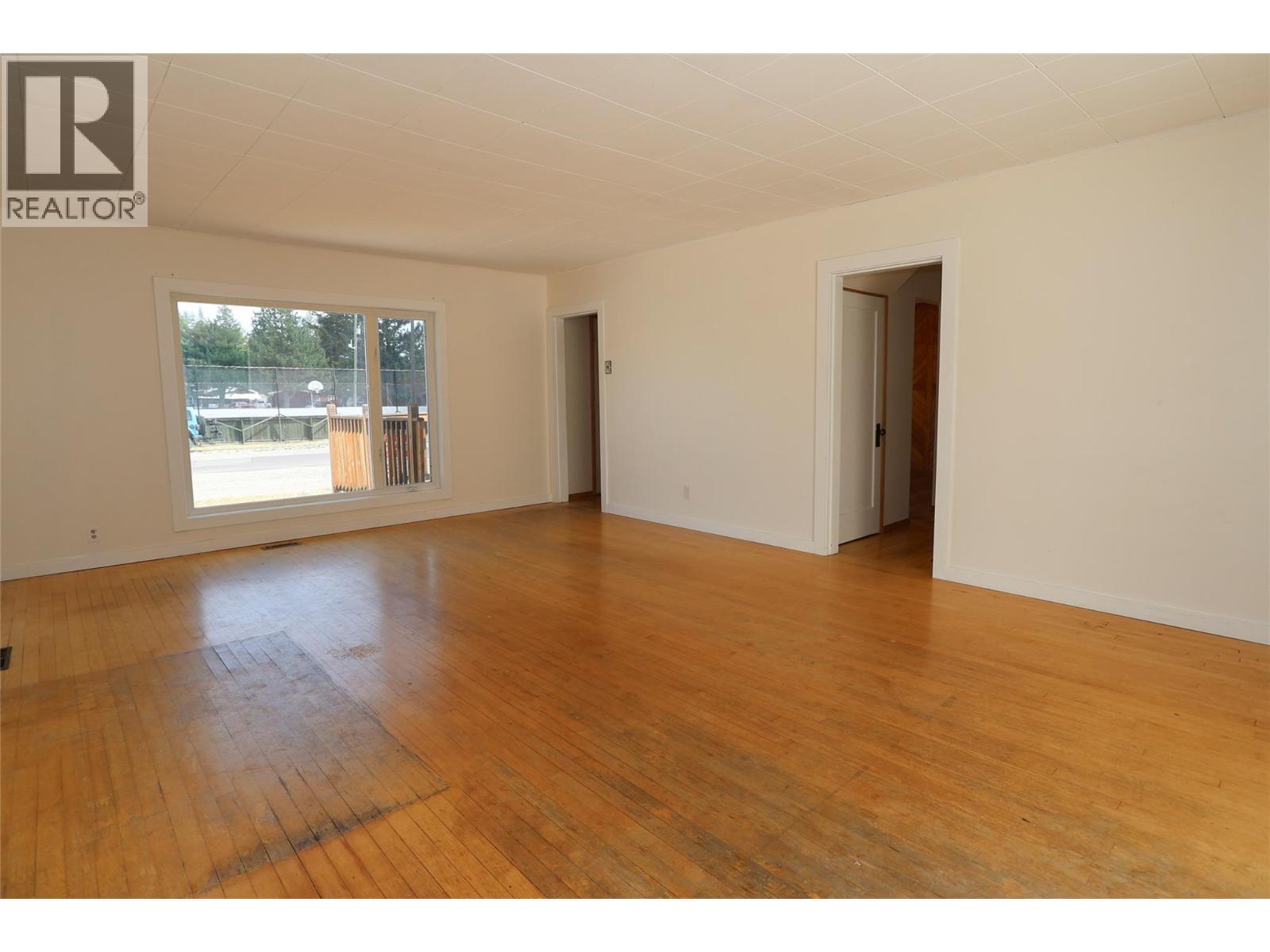 610 6 Avenue Property Photo 16