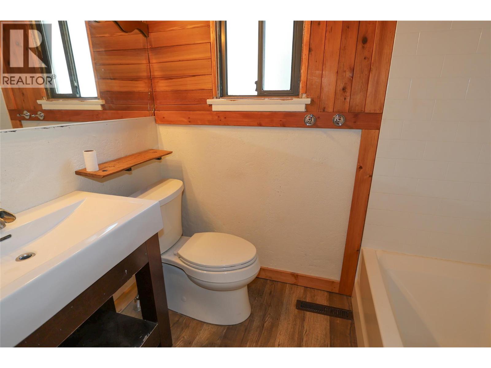 610 6 Avenue Property Photo 18