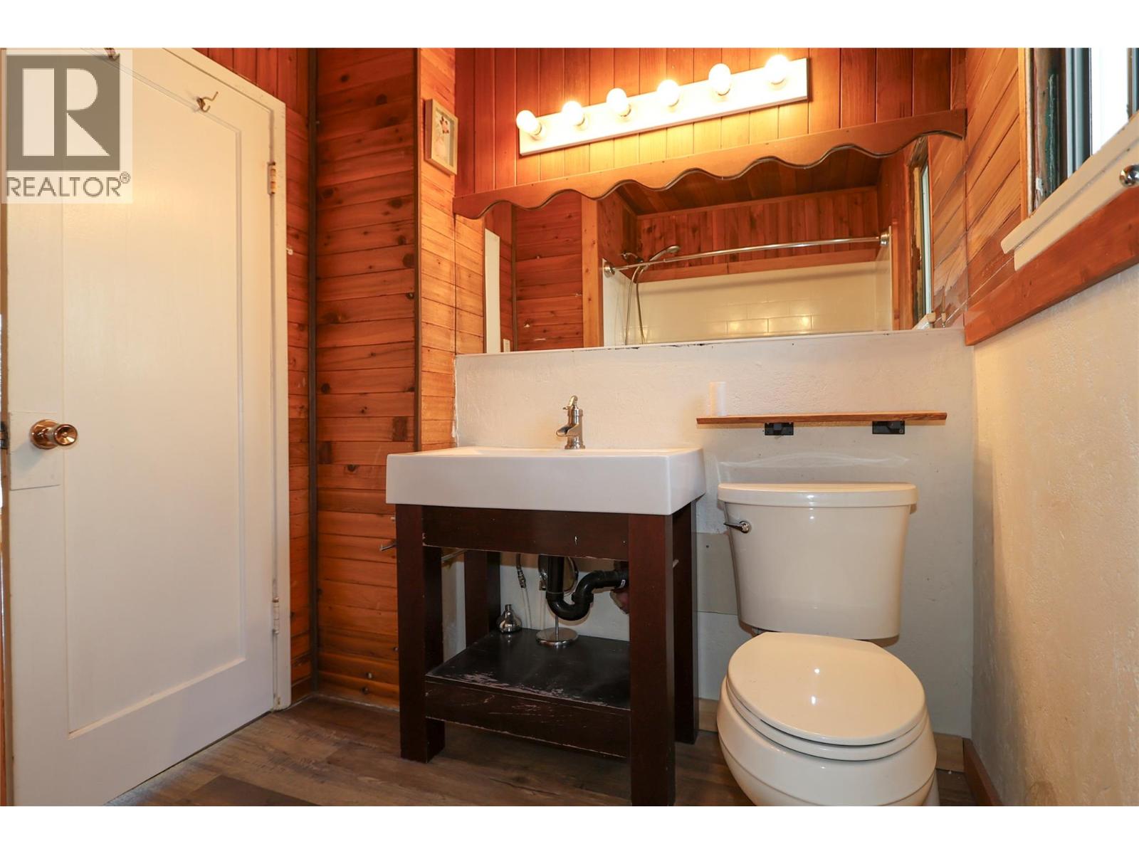 610 6 Avenue Property Photo 20