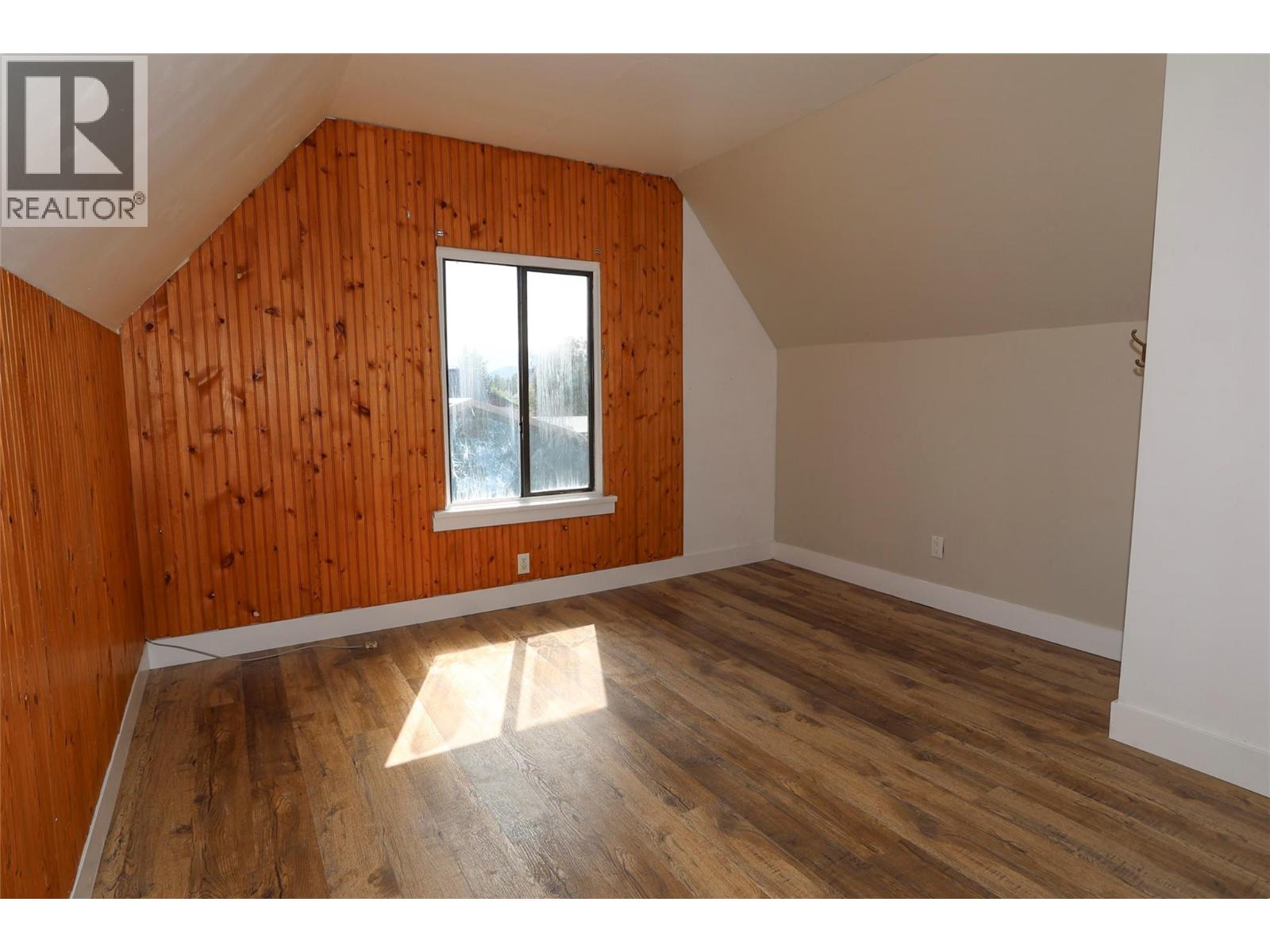 610 6 Avenue Property Photo 22