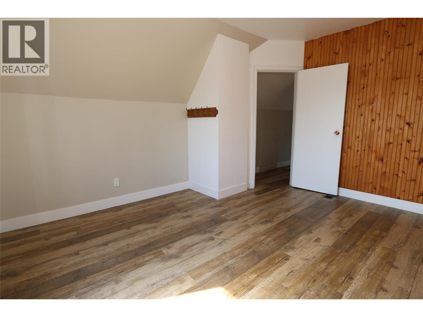 610 6 Avenue Property Photo 24