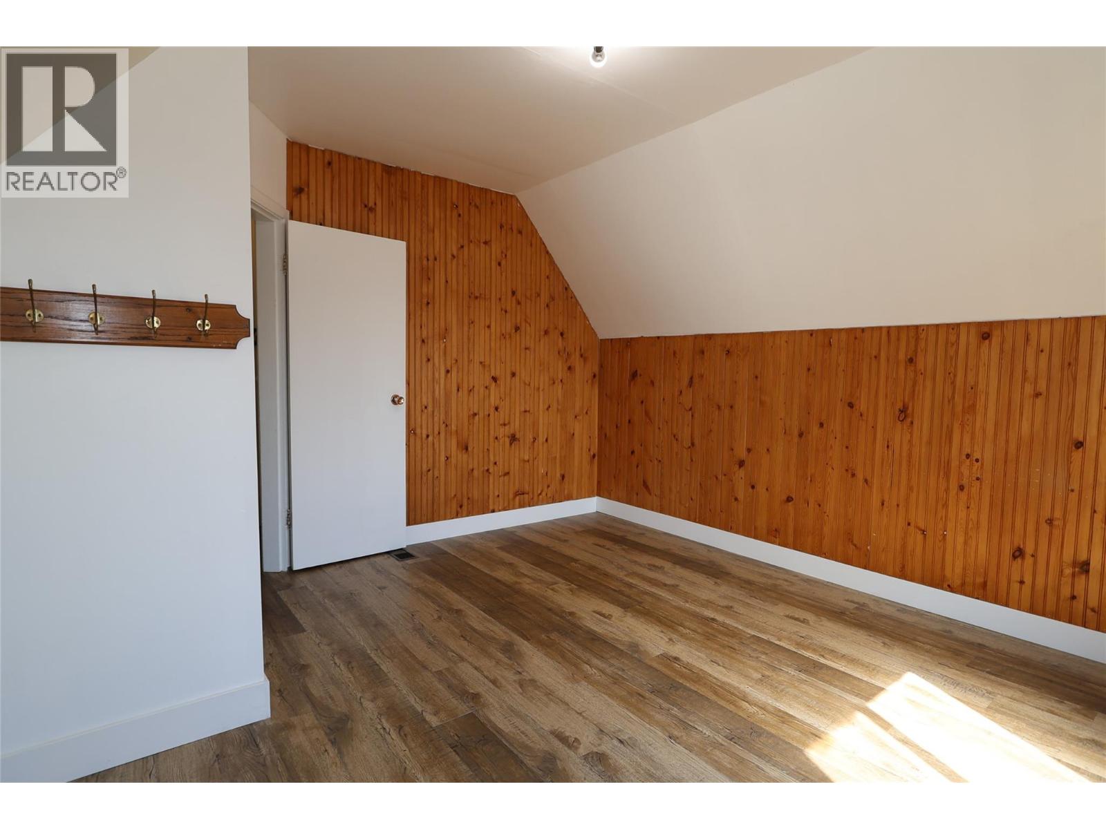 610 6 Avenue Property Photo 25